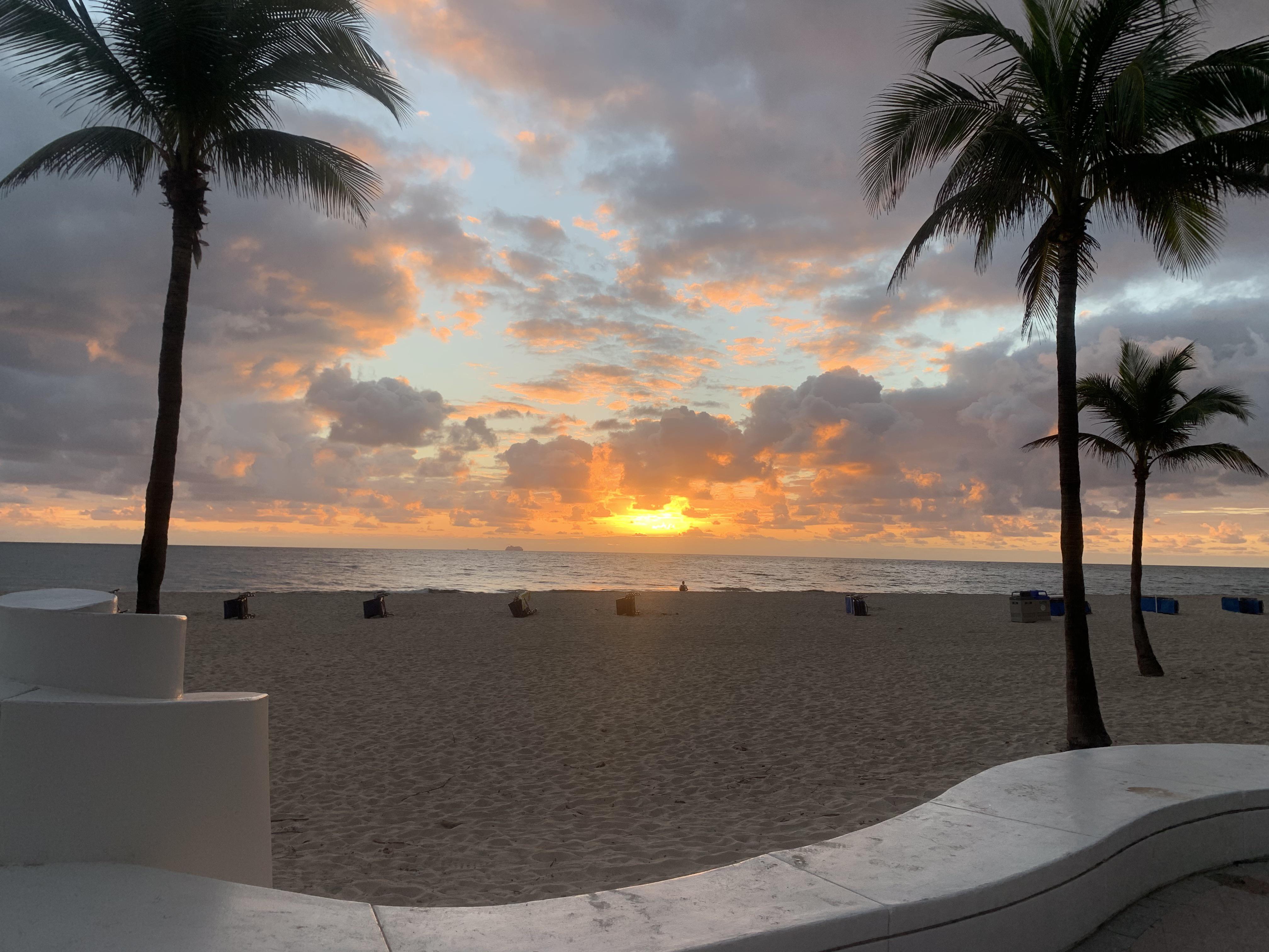 Another beautiful sunrise in Fort Lauderdale 11/27/20. r/SouthFlorida