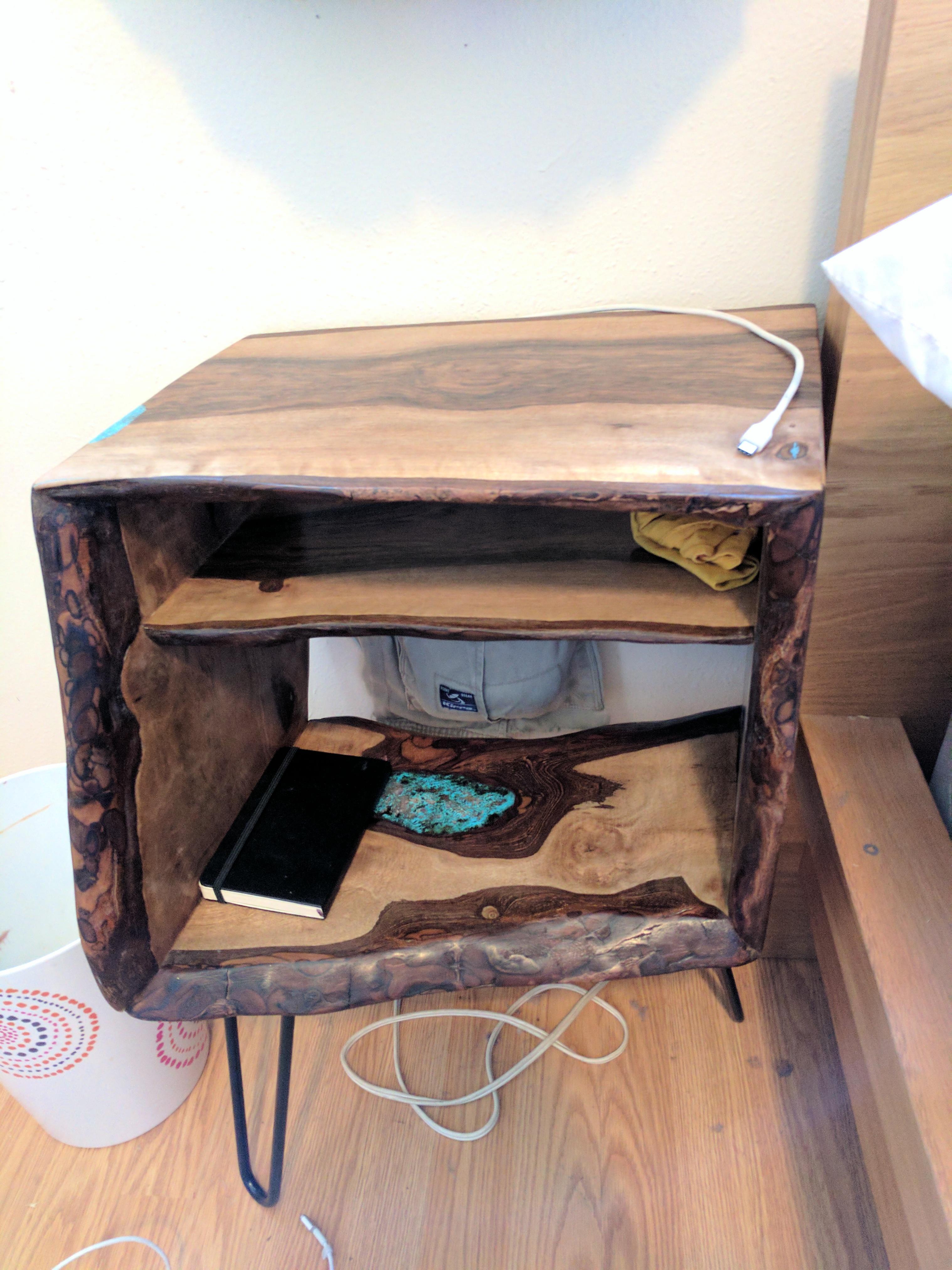 My attempt at a functional live edge nightstand r/woodworking