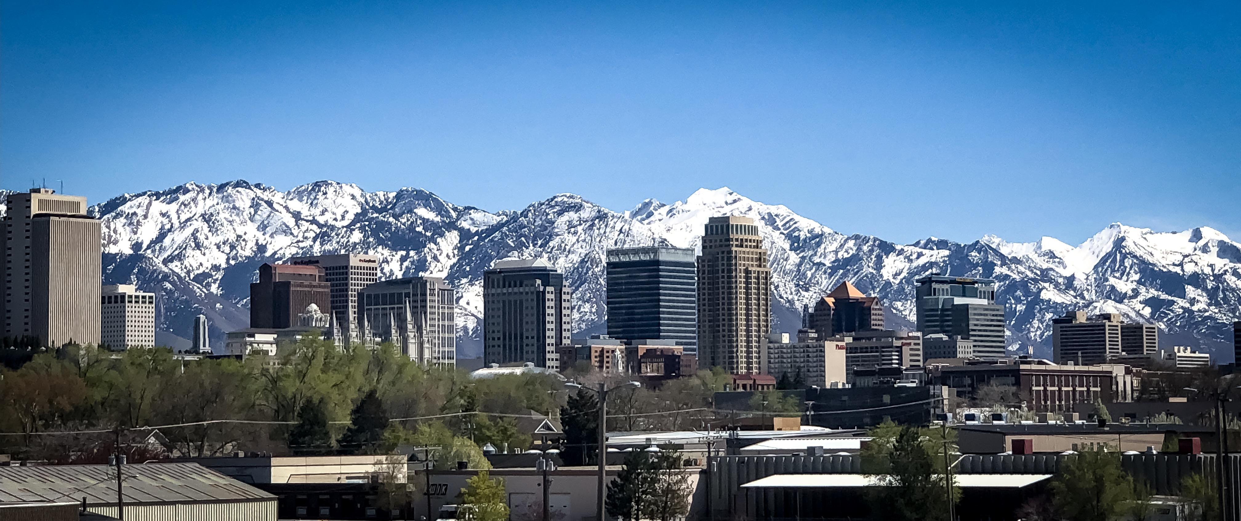 600N bridge might be the best view of the SLC skyline r/SaltLakeCity