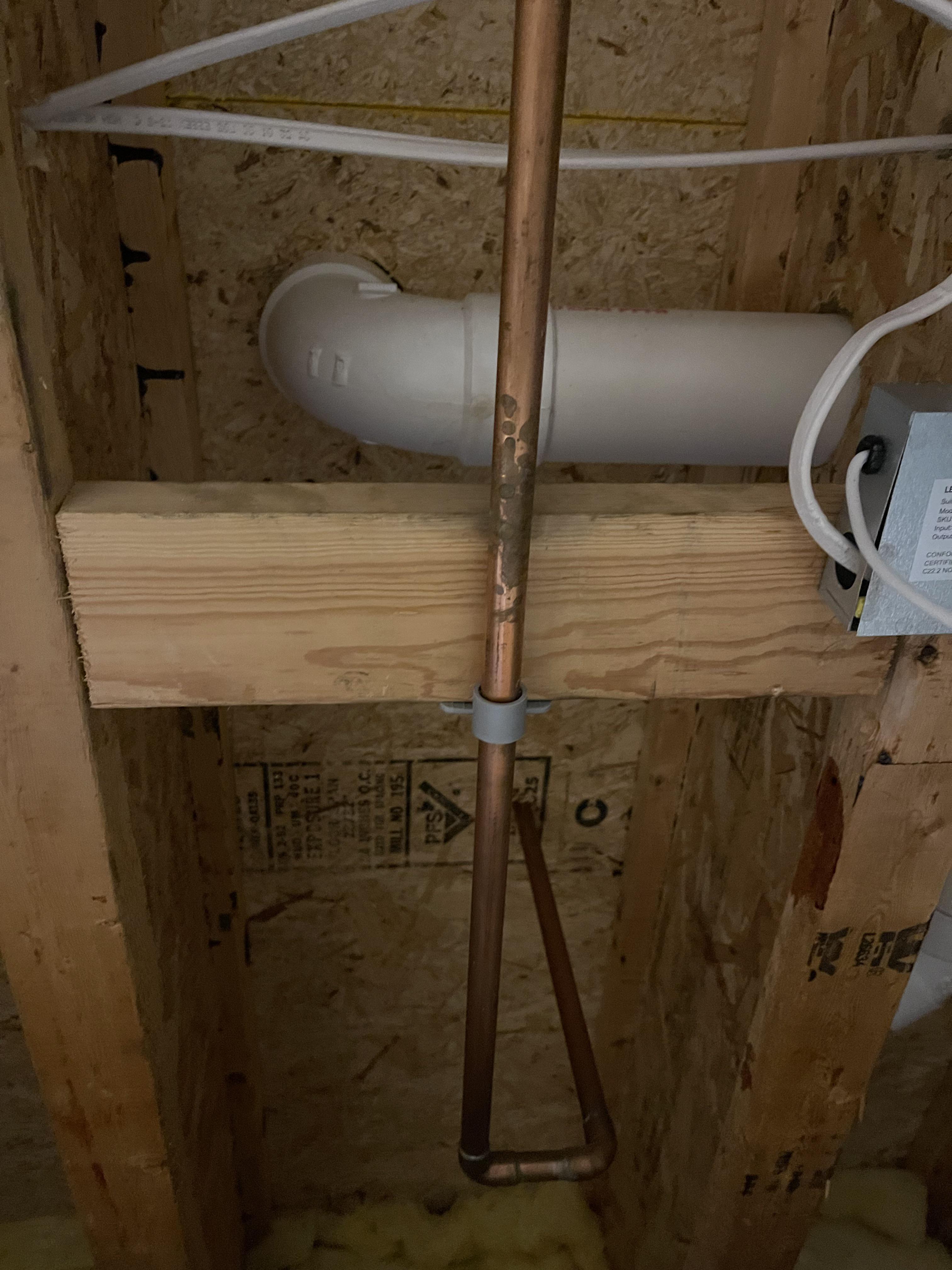 Can’t find source of this leak in upstairs bathroom, help please! r