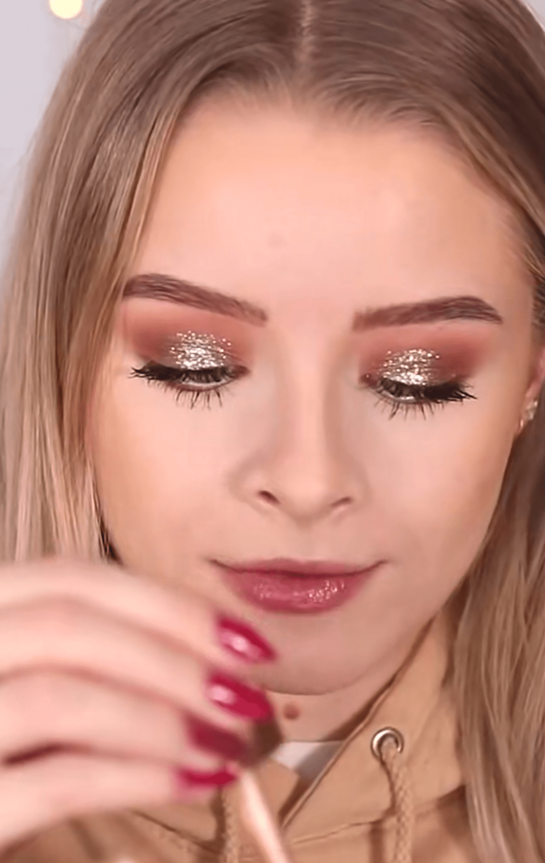 Suggest a good gold liquid glitter eyeshadow that looks like this. This is the stila one. r