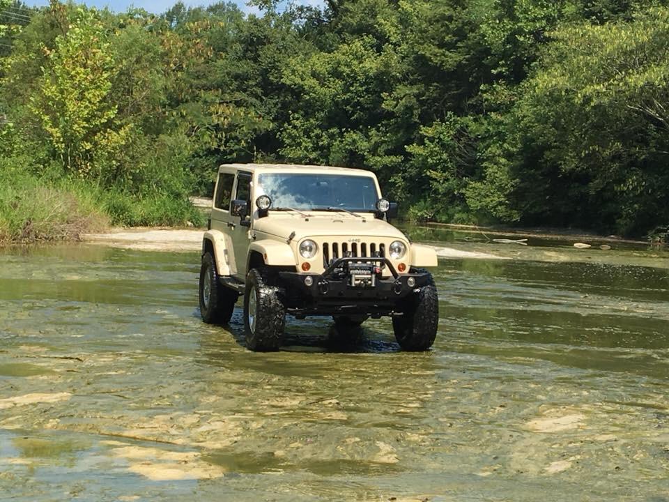 Jeep in the creek. r/Jeep