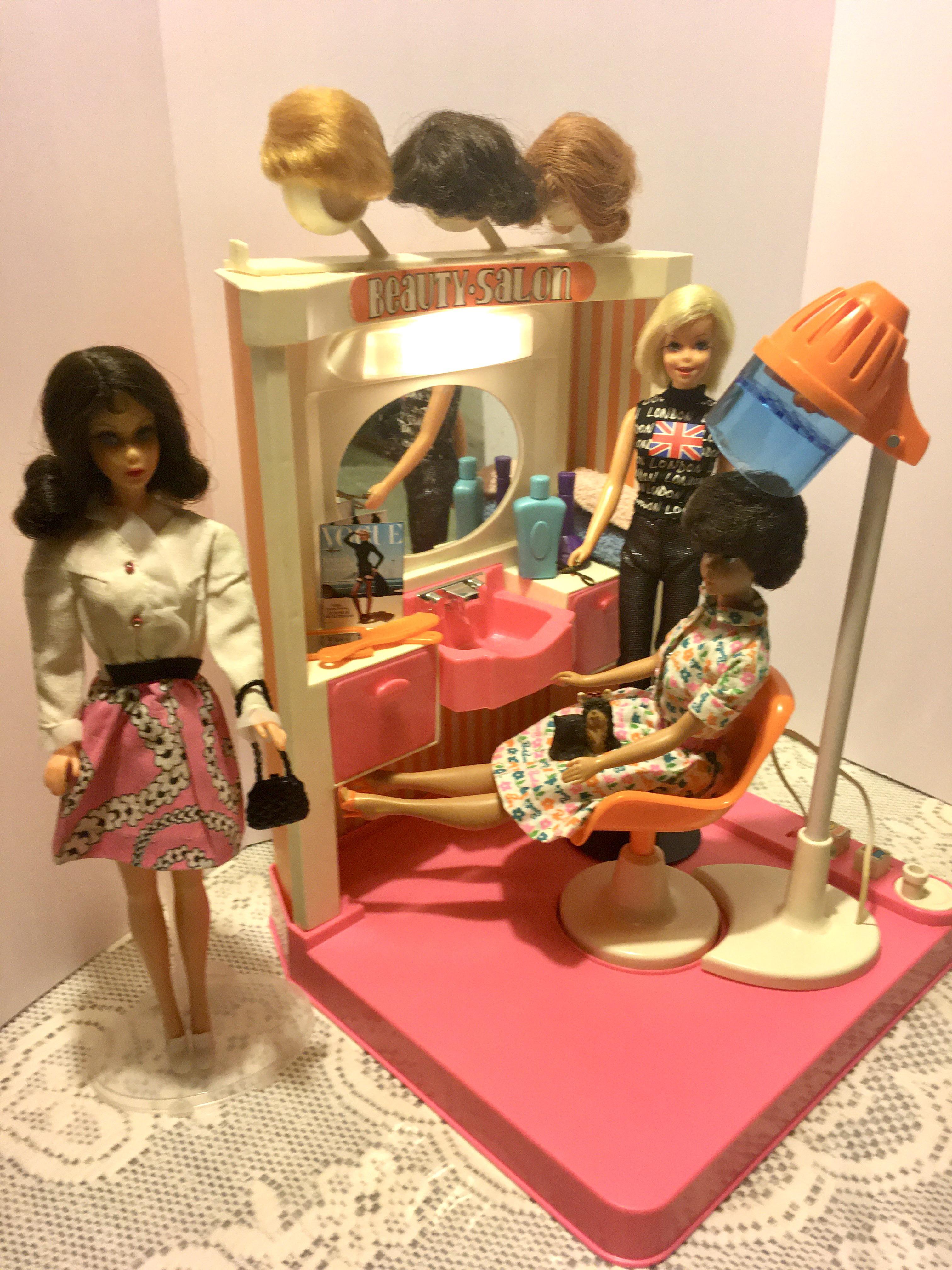 to Vintage Barbie’s Beauty Salon Dolls
