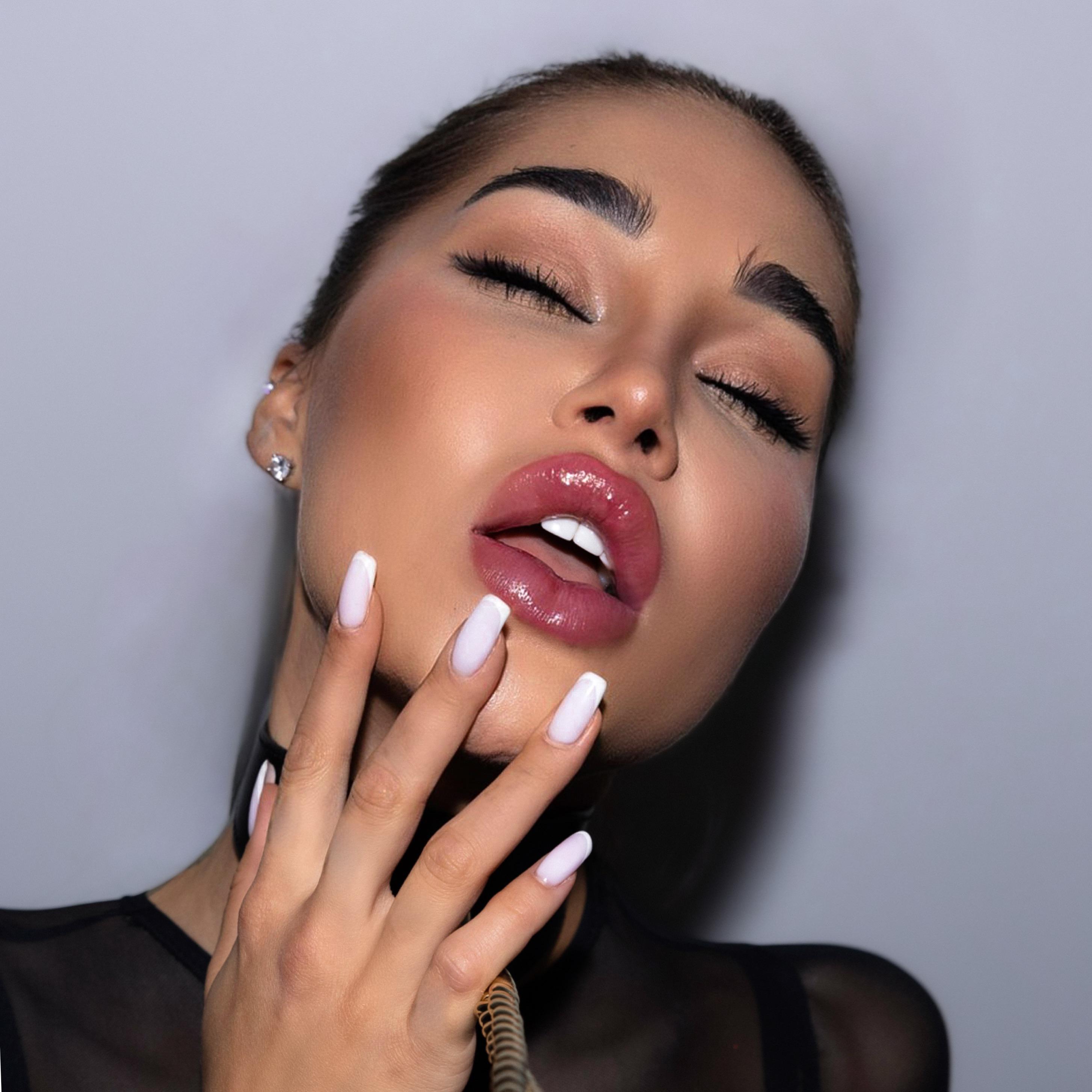 Elizabeth Definy (u/Elizabethdefiny) - Reddit