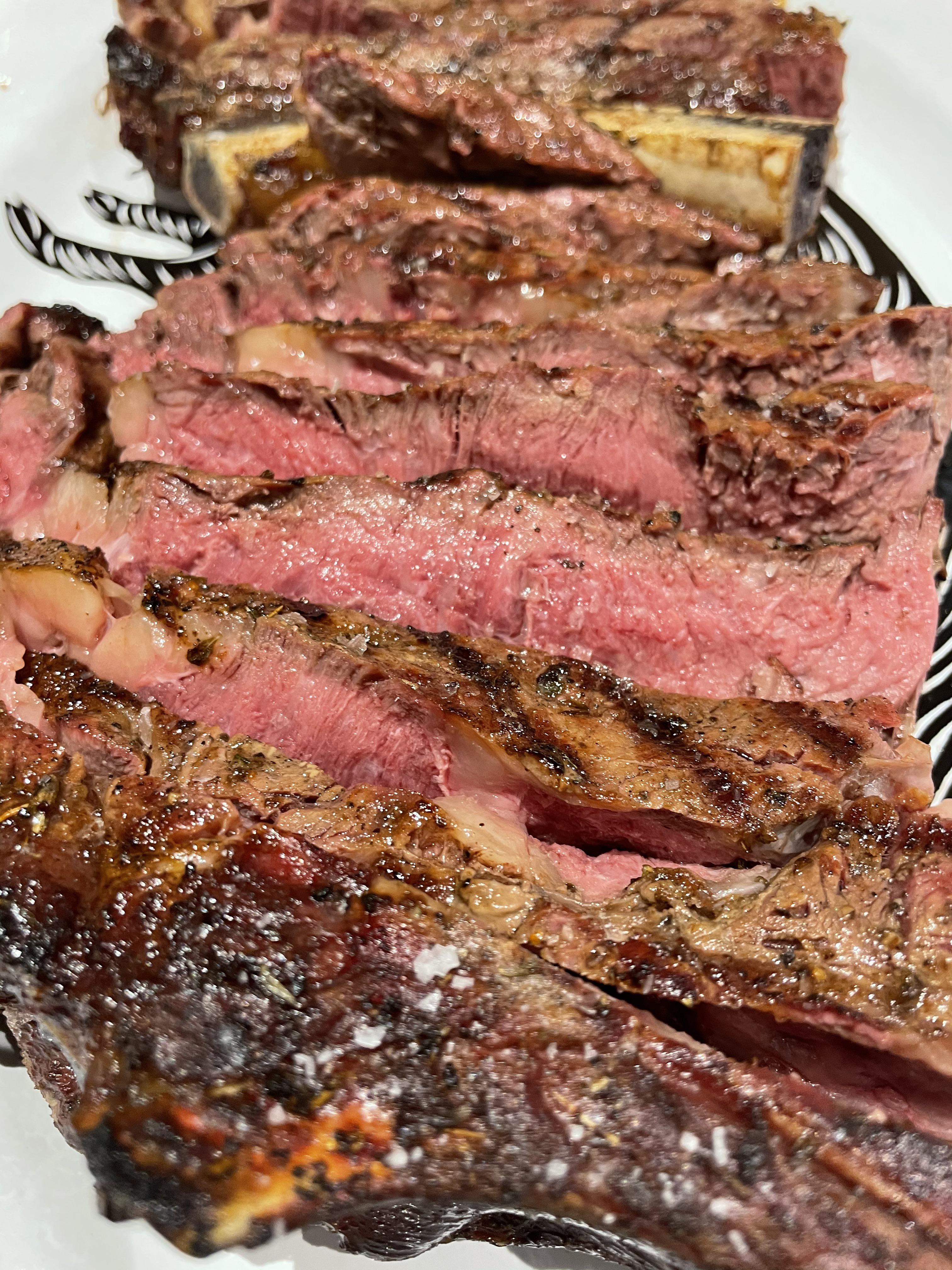 Aged Côte de bœuf in kamado grill r/grilling