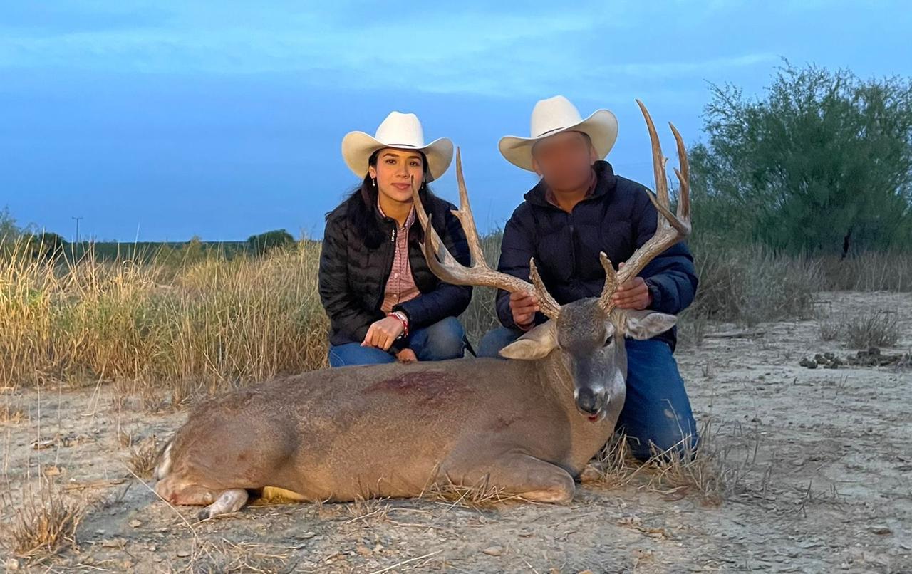 Hunting in Northern Mexico a 12 pointer hit the ground r/Hunting