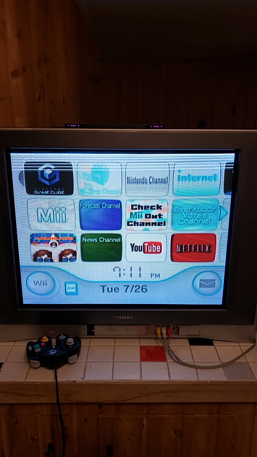 Are these lines a sign of a broken capacity? The TV also makes a high