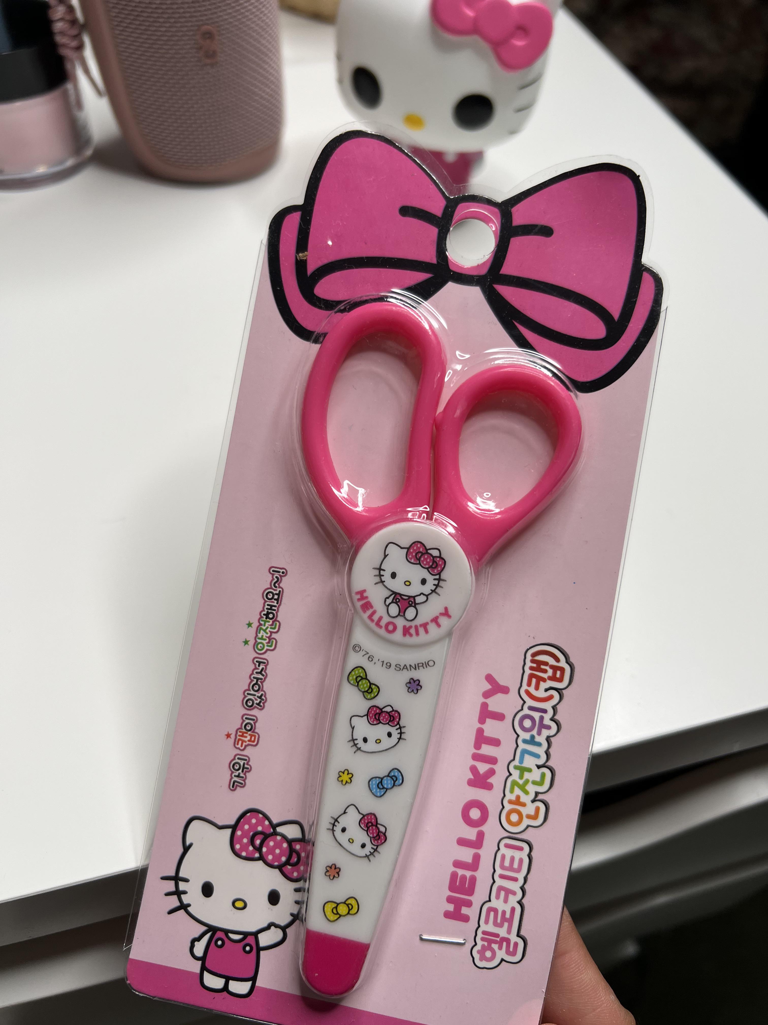 hello kitty scissors 🥺💕 HelloKitty