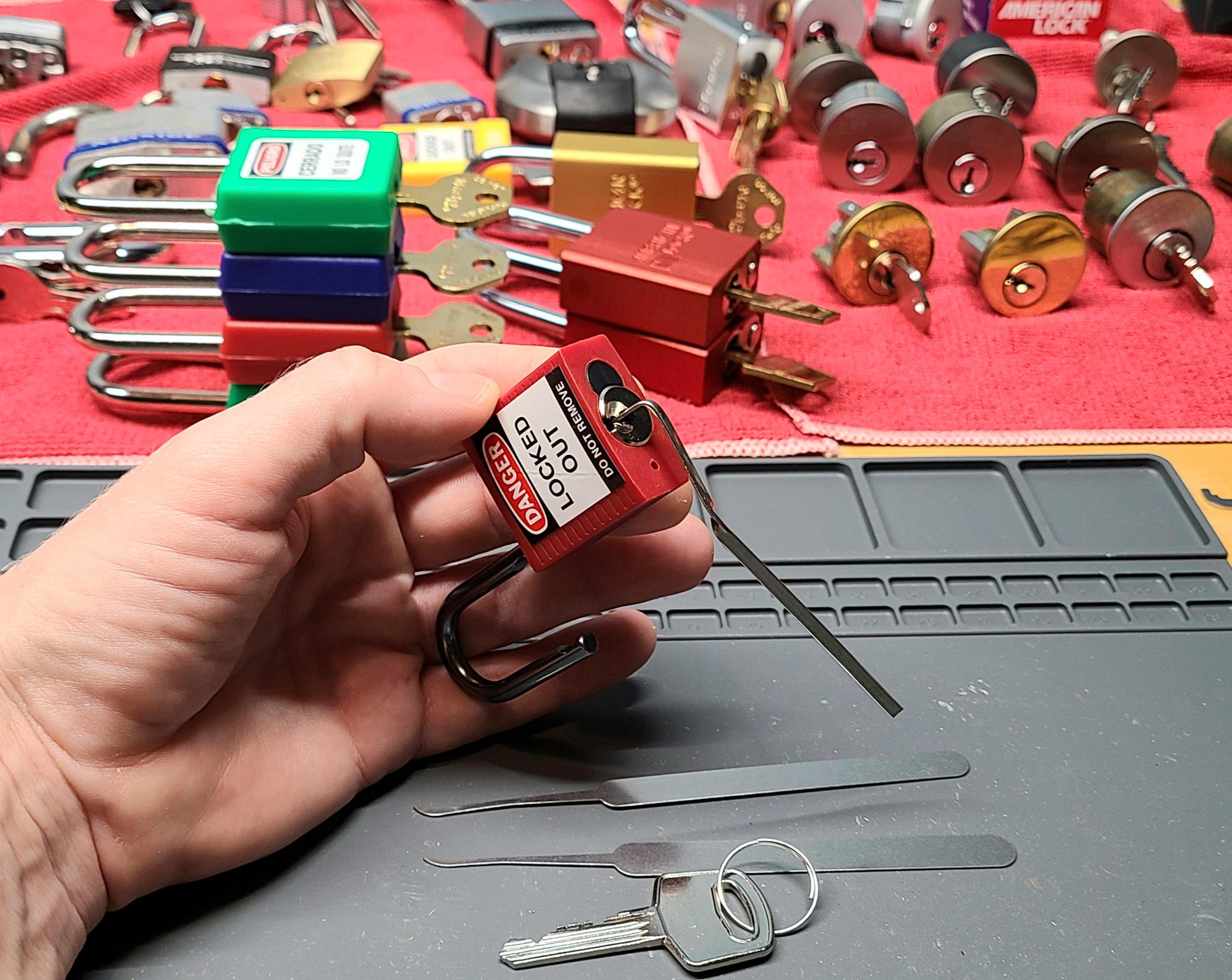Brady Compact LOTO r/lockpicking