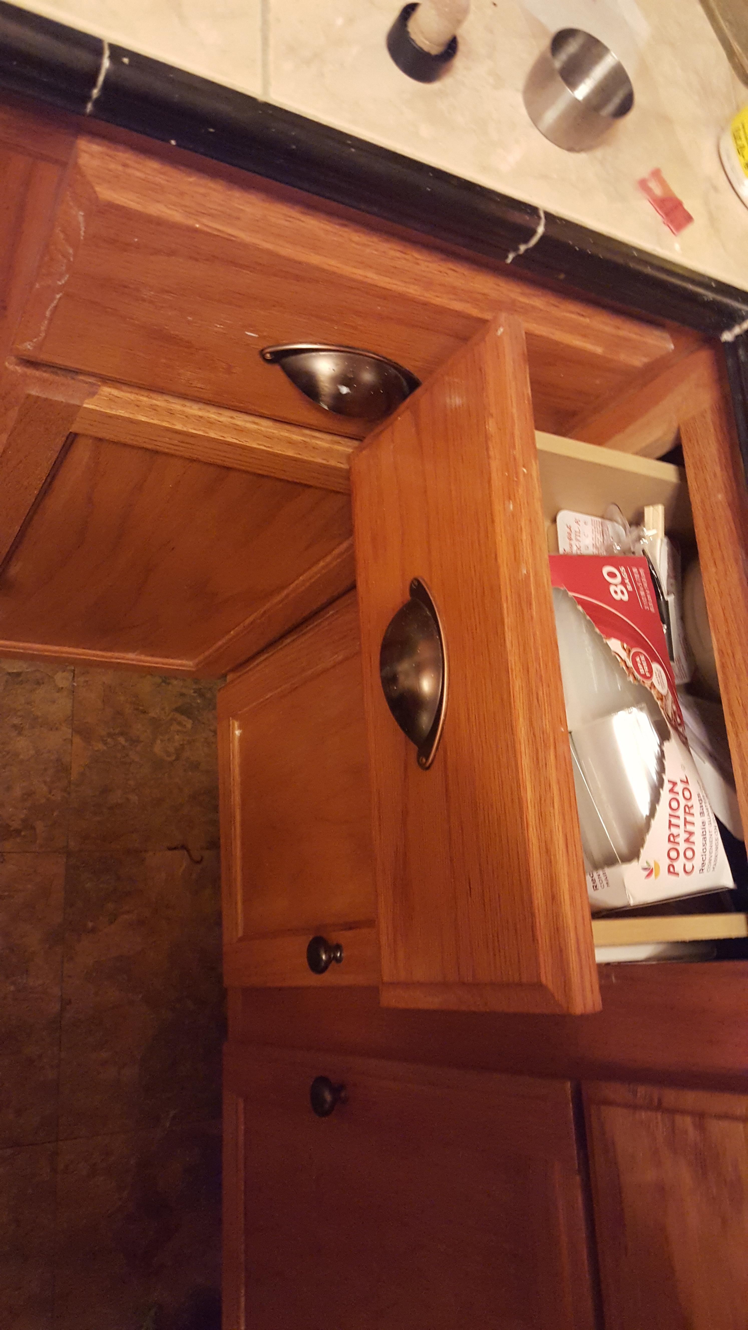 These giant handles blocking my corner drawers r/CrappyDesign