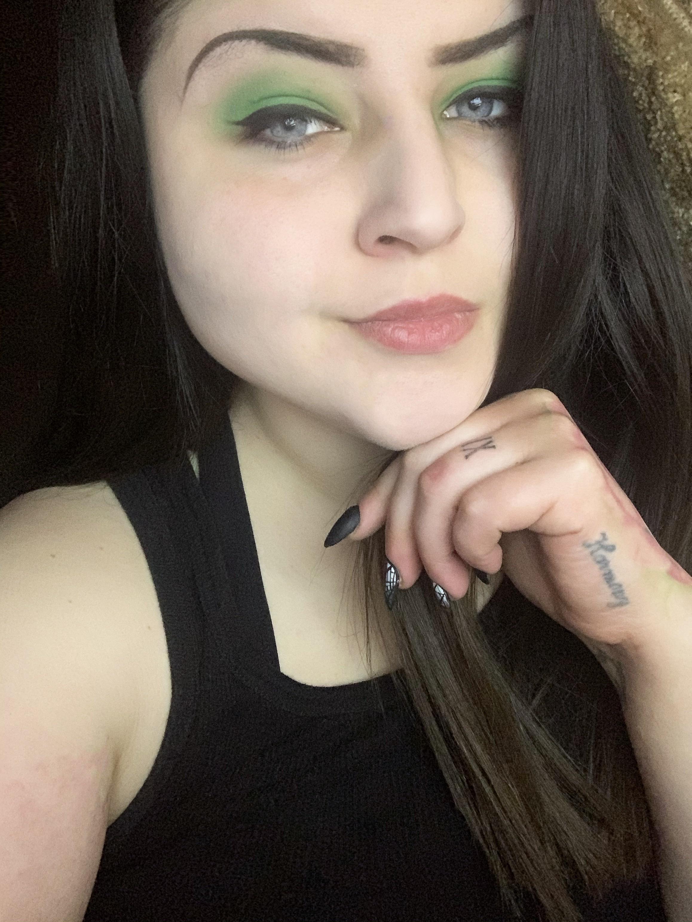 I REALLY like green MakeupAddiction