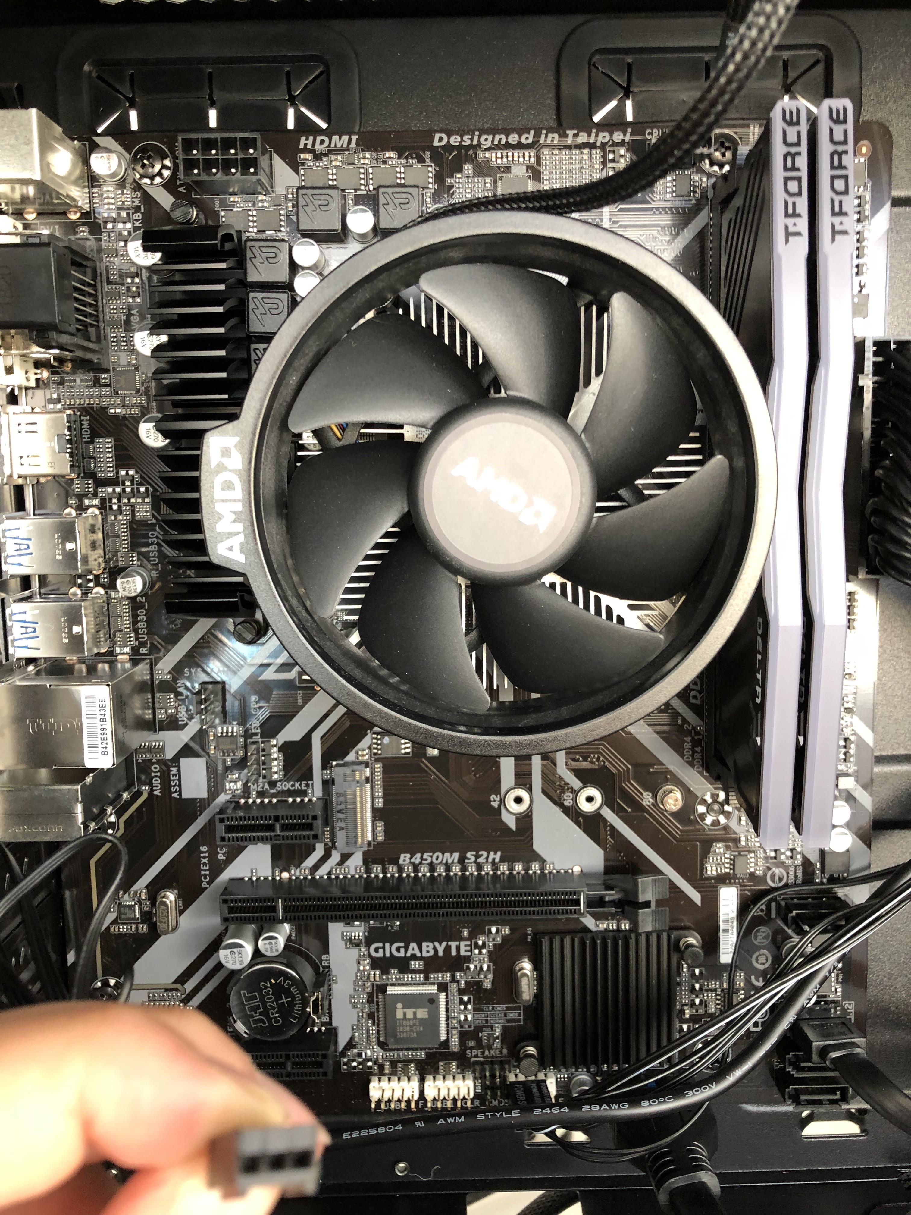 Where does my case fan plug into? r/pcmasterrace