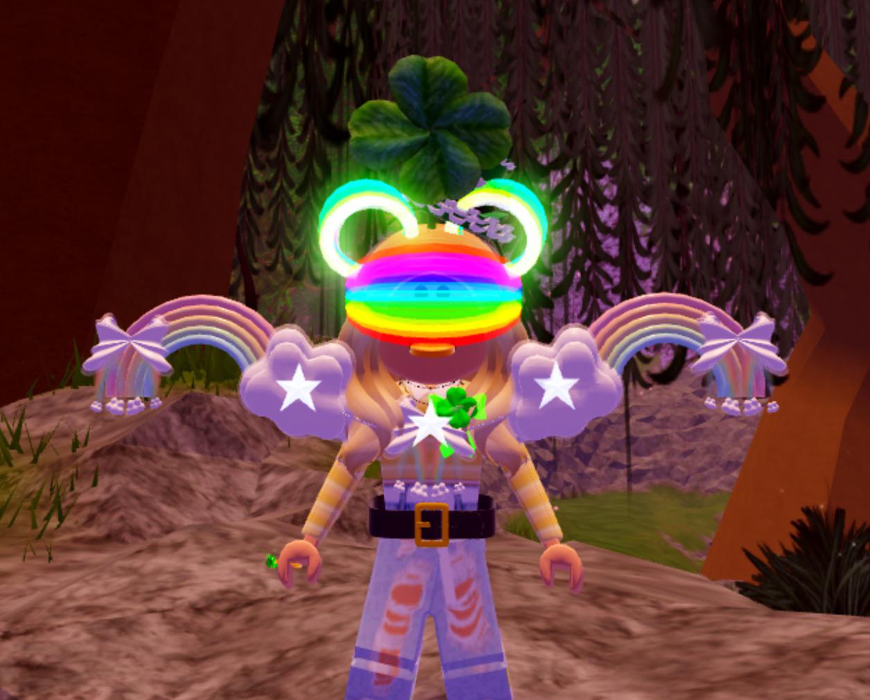 Everyone with their cute aesthetic glasses and necklaces and hats, and