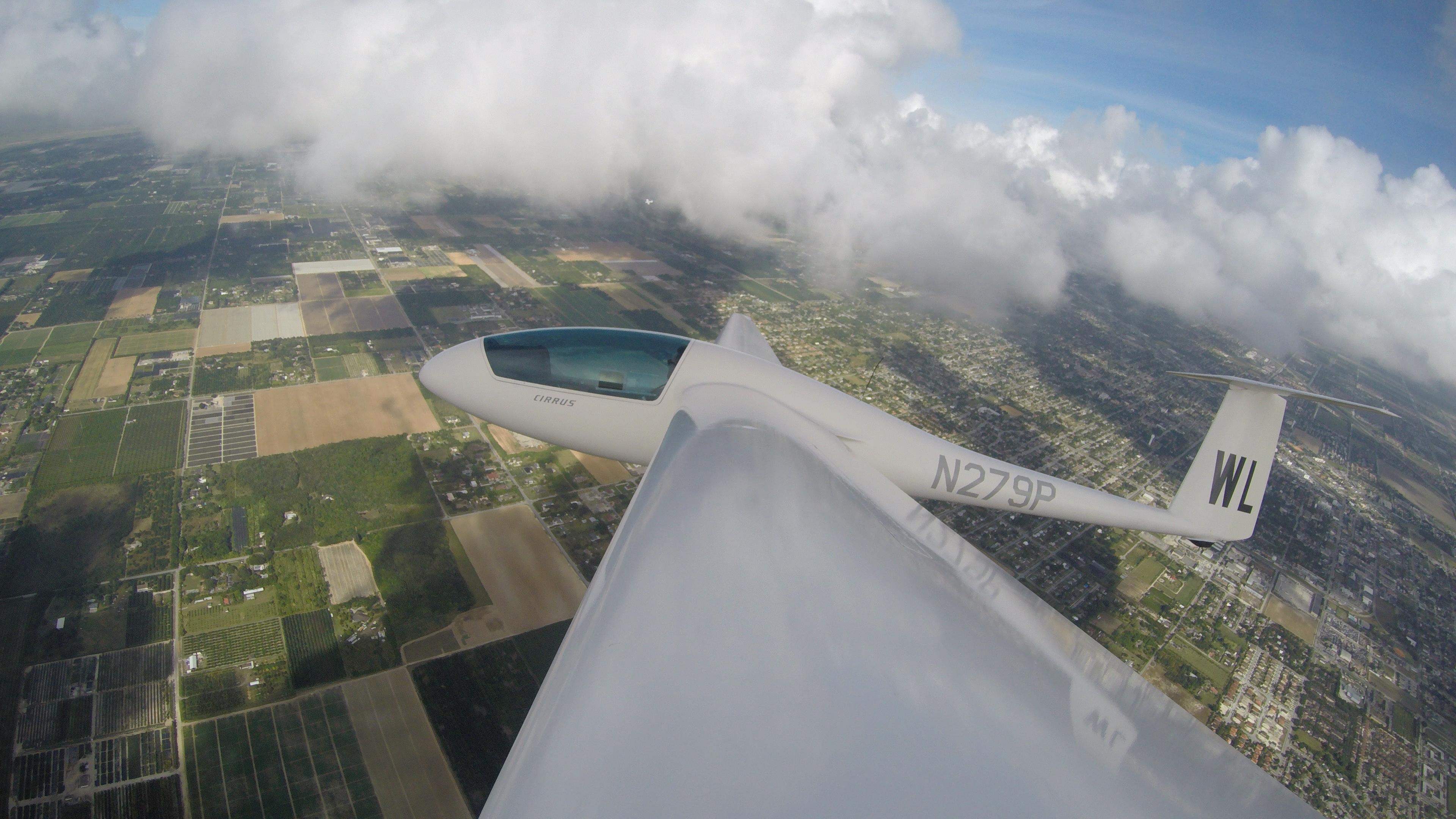 Enjoying the German Cirrus glider over South Florida r/aviation