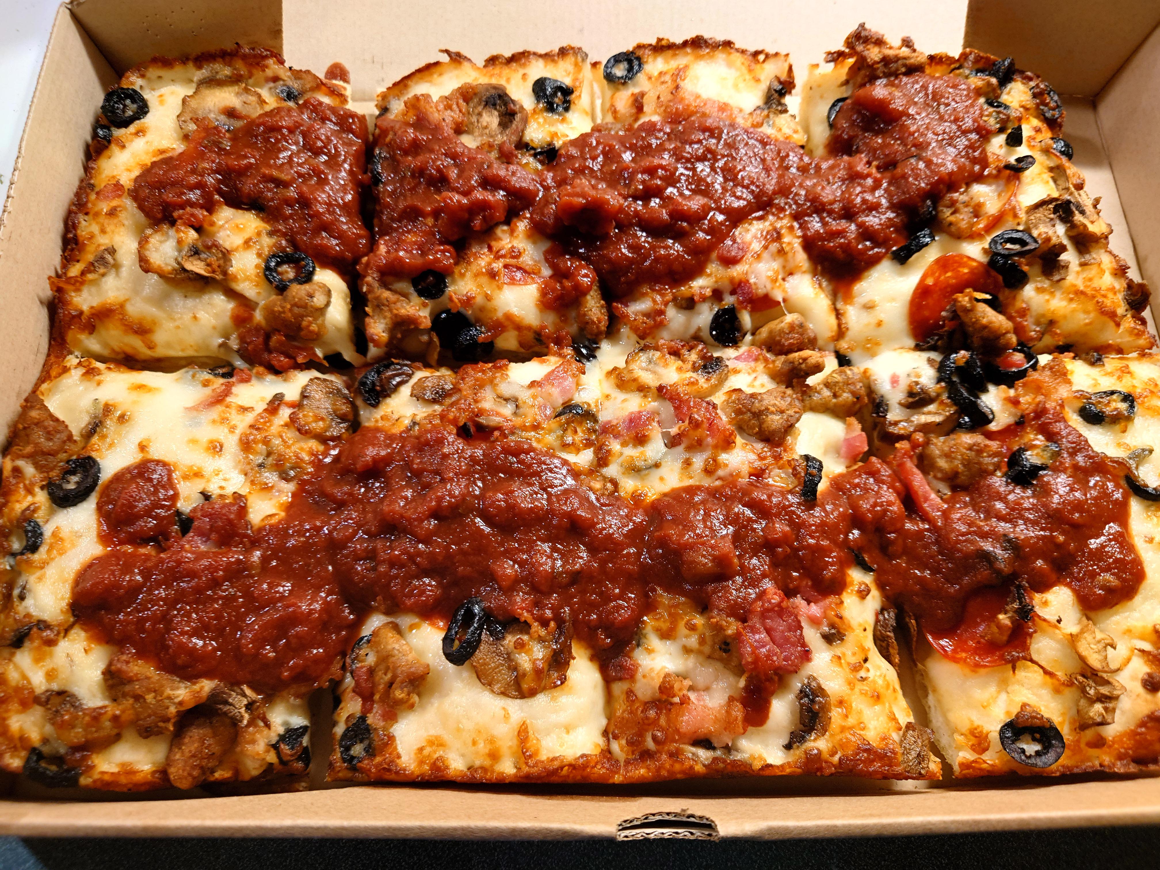 Detroit Meat Deluxe add mushrooms and black olives. Delicious. r/pizzahut