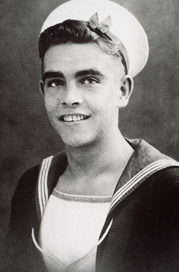 Sean Connery Royal Navy (1946) r/OldSchoolCool