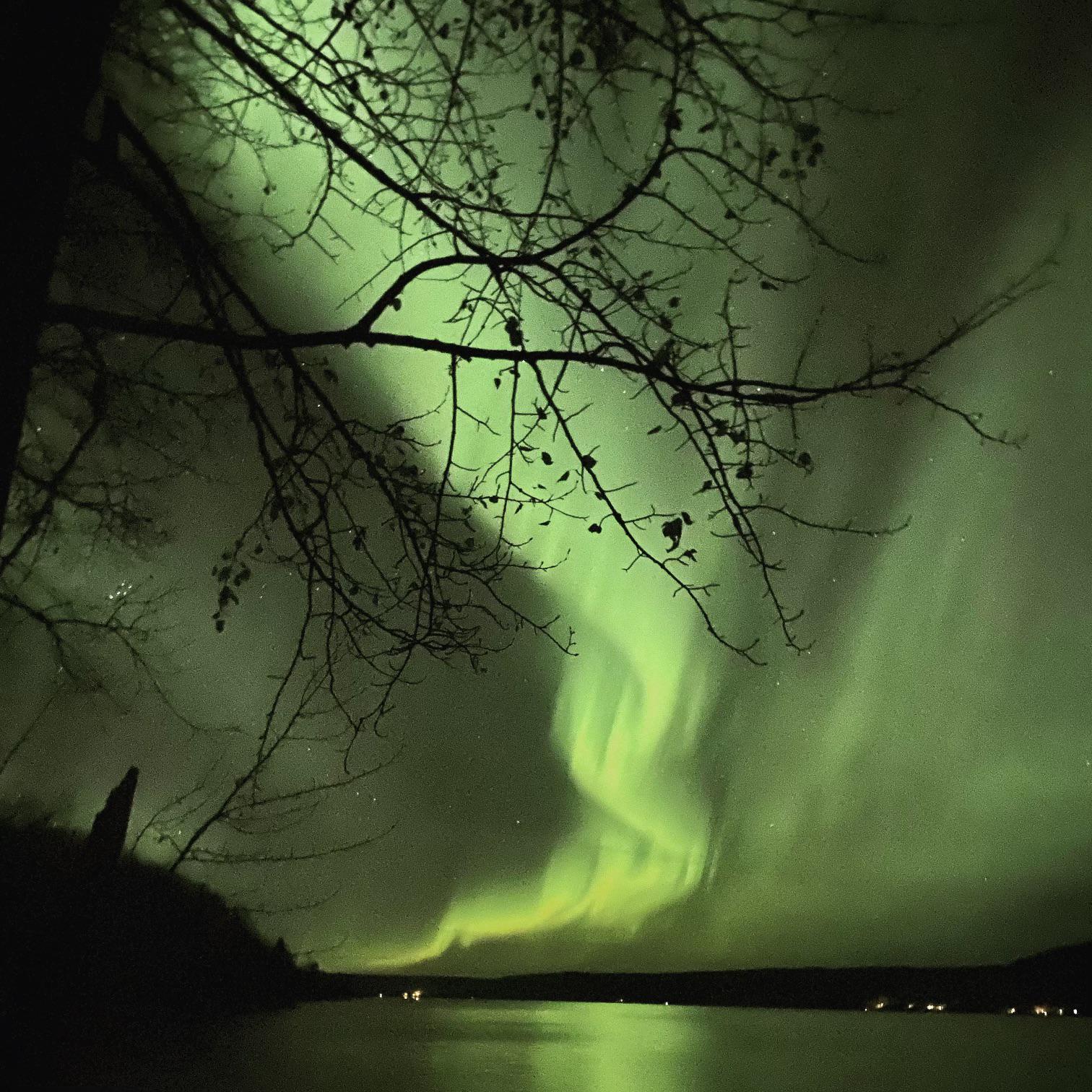 Moberly Lake, B.C, Canada. Oct ‘21. Aurora Borealis over the lake. r