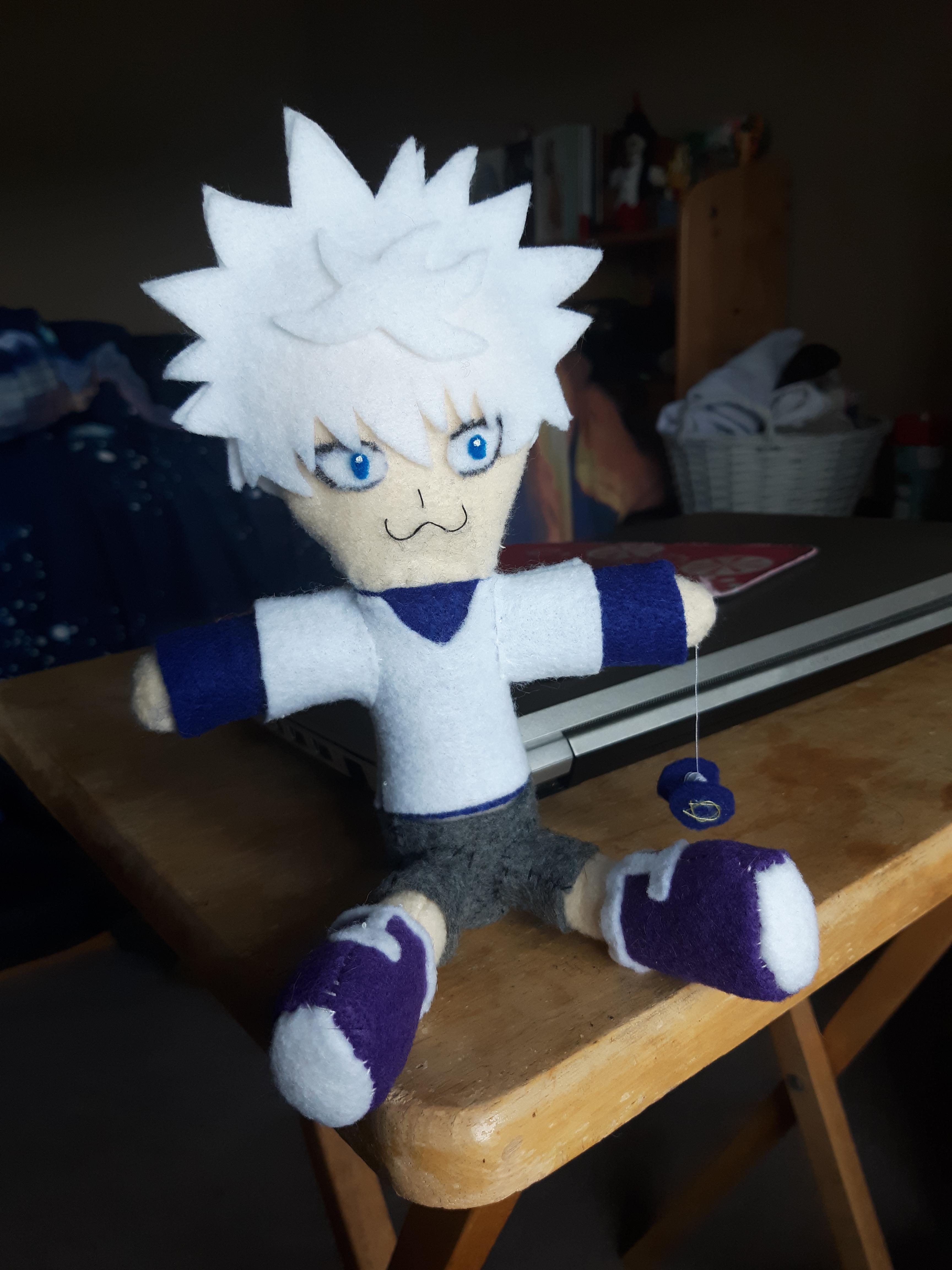 My handmade Killua plushie, with his yoyo of course 🥰 r/HunterXHunter