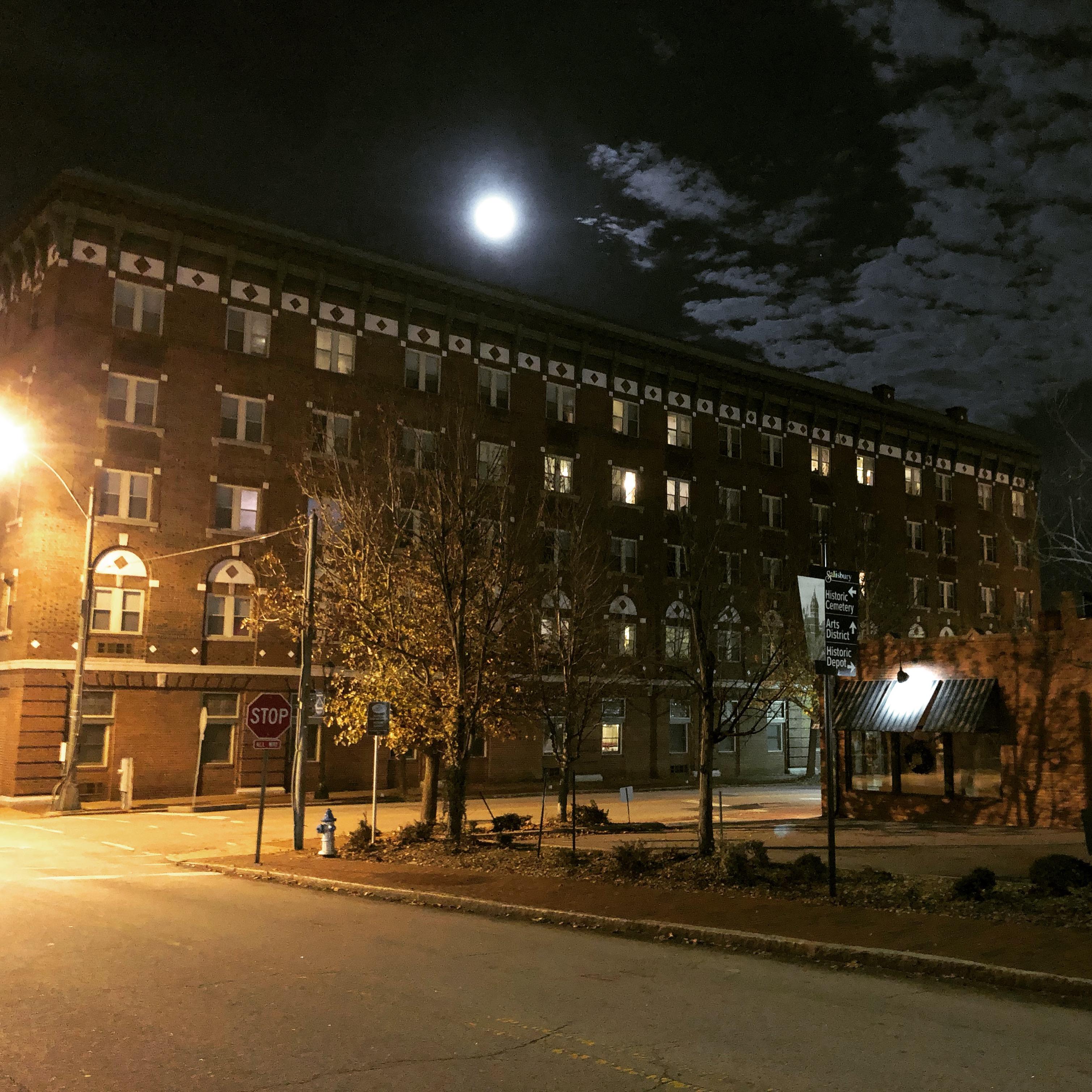 Historic Yadkin House Hotel Downtown Salisbury, NC with Winter Solstice