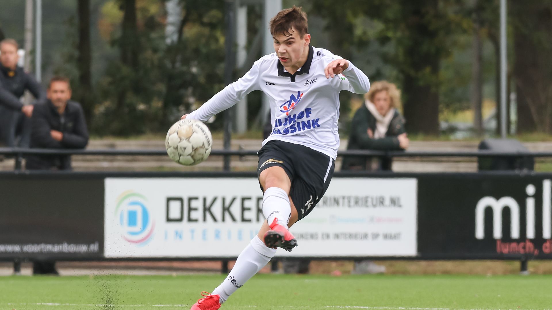 Uitslagen Zaterdagvoetbal: Svzw Wacht Nog Op Eerste Zege, Weer Tien Goals In Duel Egvv - Rtv Oost