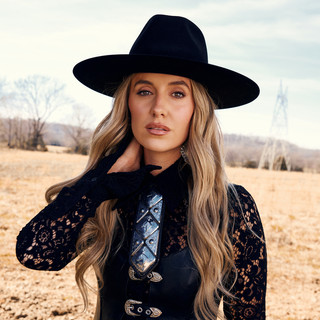 Lainey Wilson - Freefy