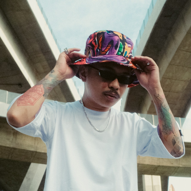 Omar Baliw: genres, songs, analysis and similar artists - Chosic