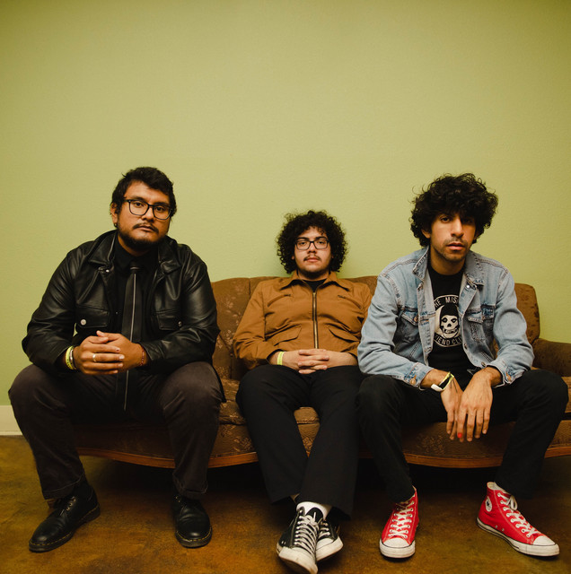 Nov 29, 2022 The Red Pears / Los Blenders / Benches at Bottom of the