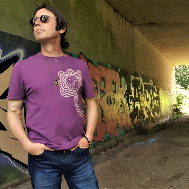 Rubber Souls Sum More Single by The Martin Reed Psychedelic