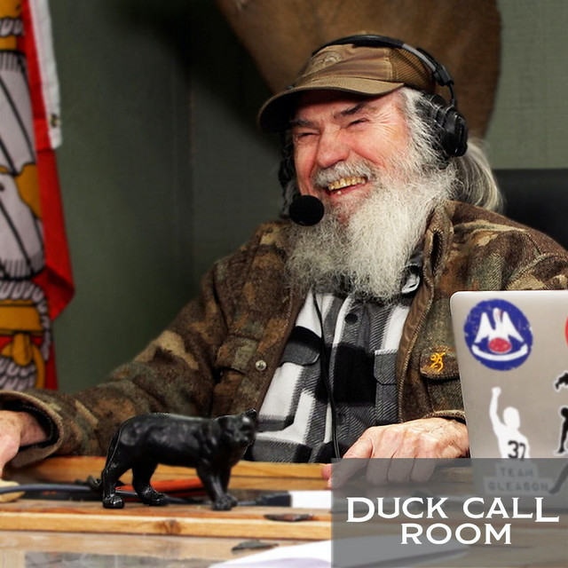 Uncle Si Gets Carded for Pork Rinds & He’s Not Happy About It Duck