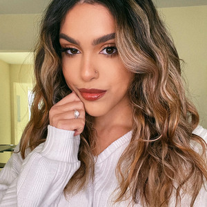 Henna Sharee on Spotify