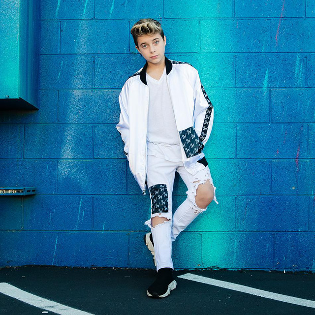 Gavin Magnus on Spotify