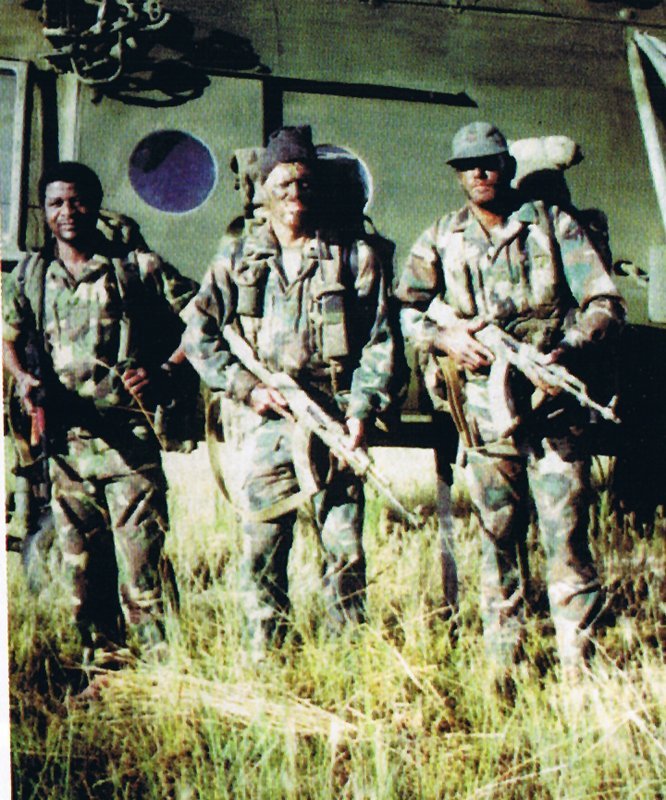 Cool photos of Mercenaries in Africa (Executive
