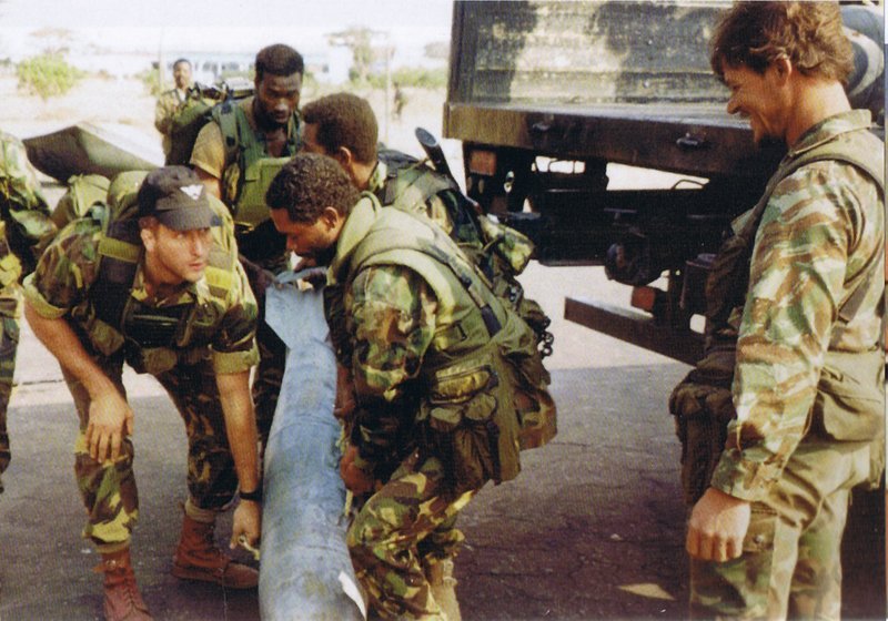 Cool photos of Mercenaries in Africa (Executive
