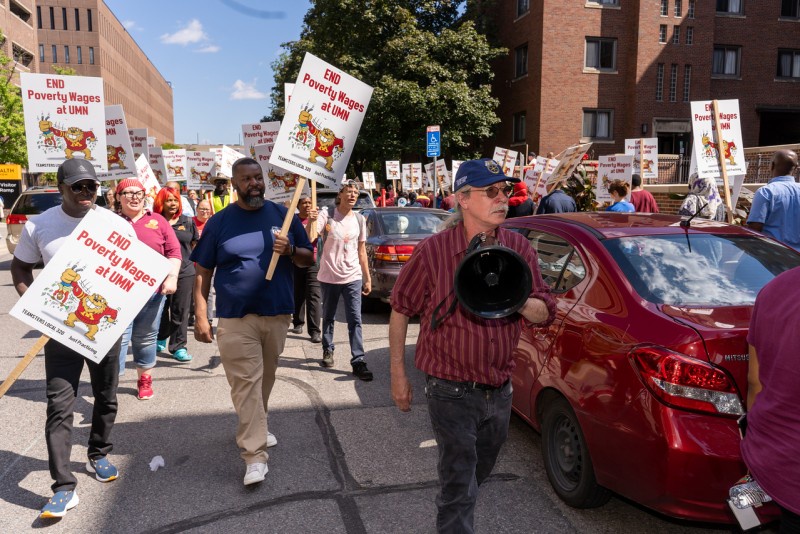 University of Minnesota Teamsters picket, march against poverty wages