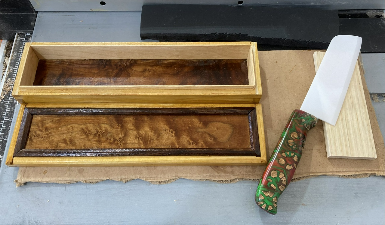 Knife Presentation Box — davepolaschek