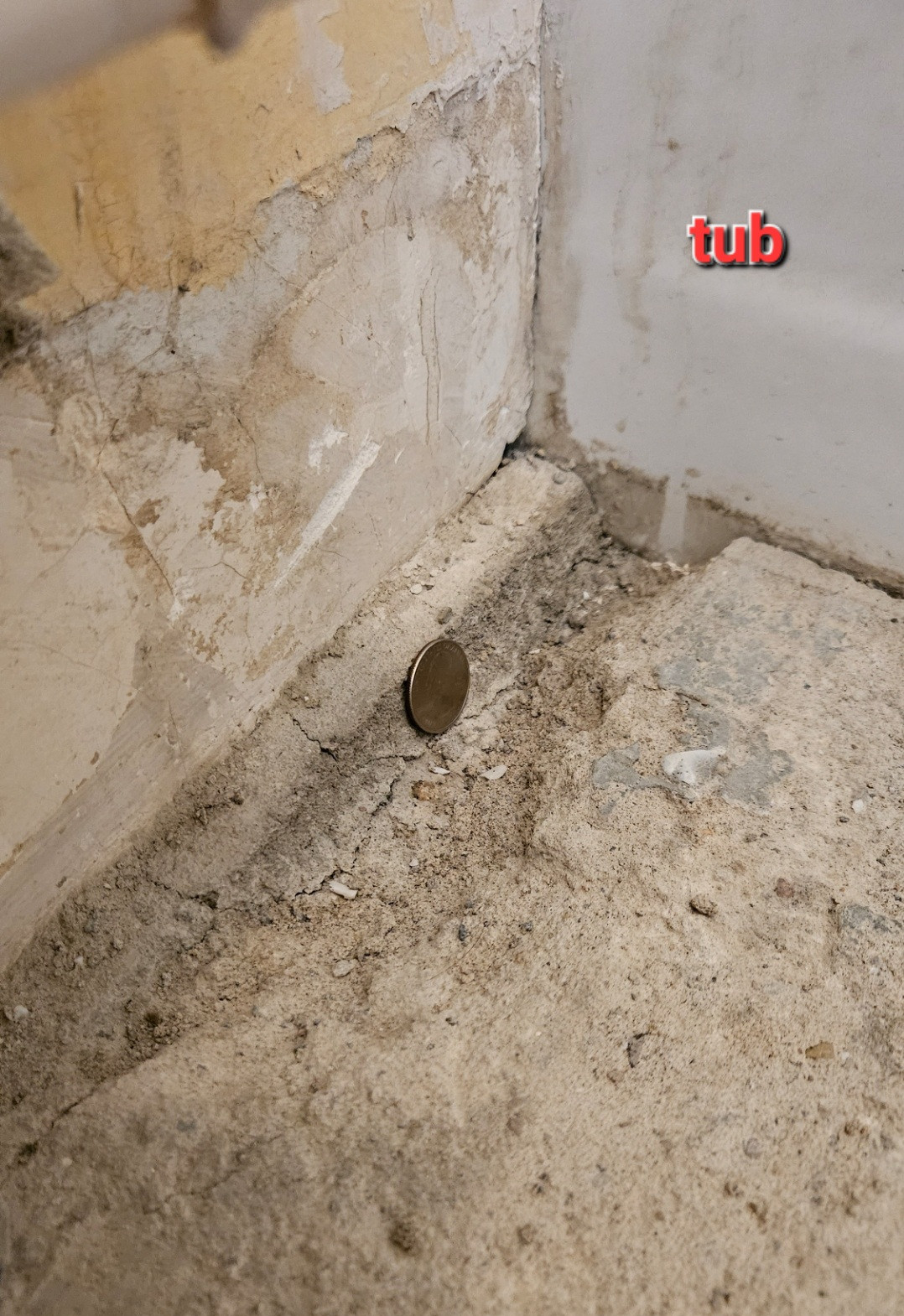 concrete - Is this thick mortar? Can i patch it and tile over it