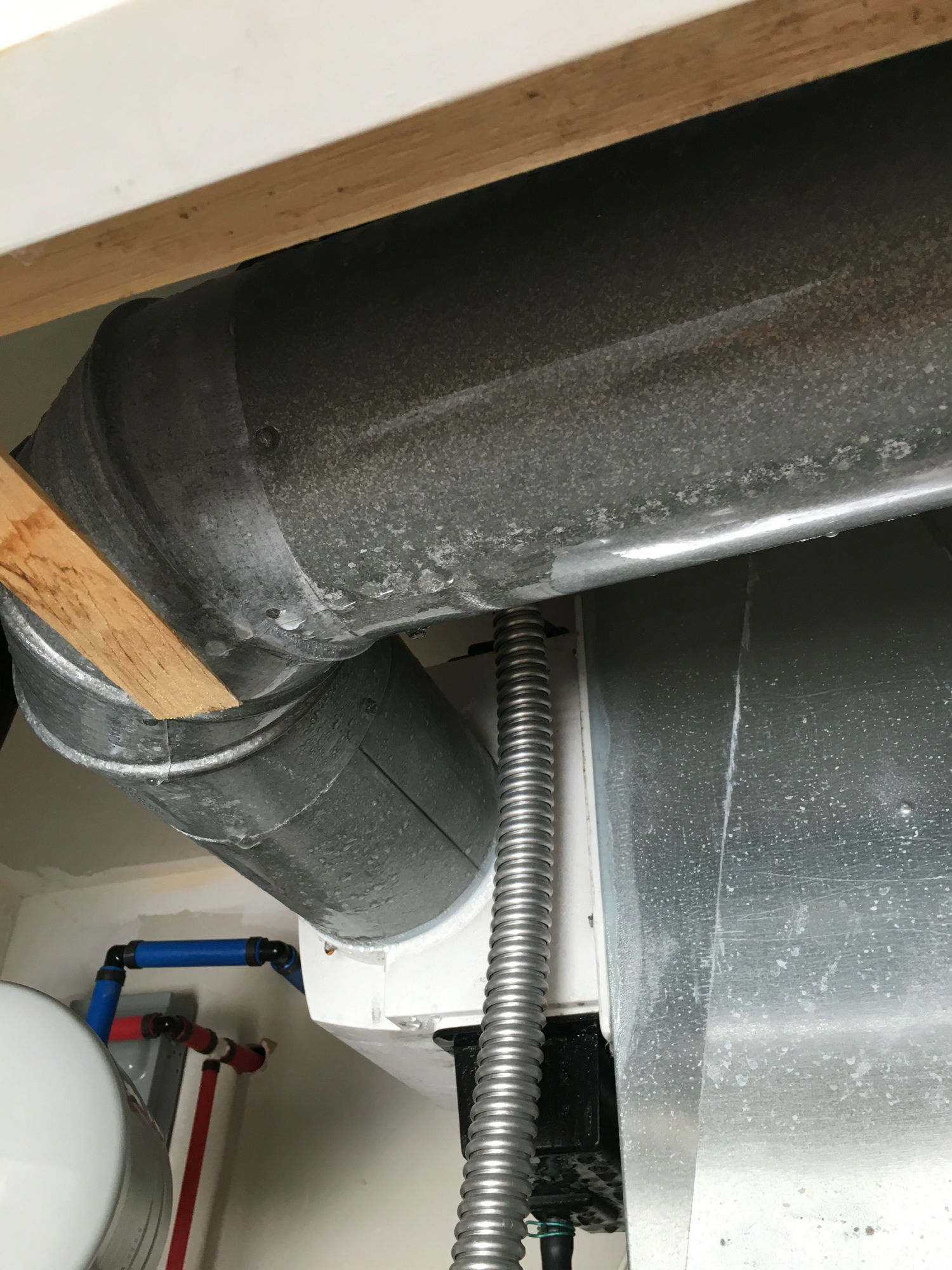 hvac Best way to insulate sweaty sheet metal ducts in unconditioned