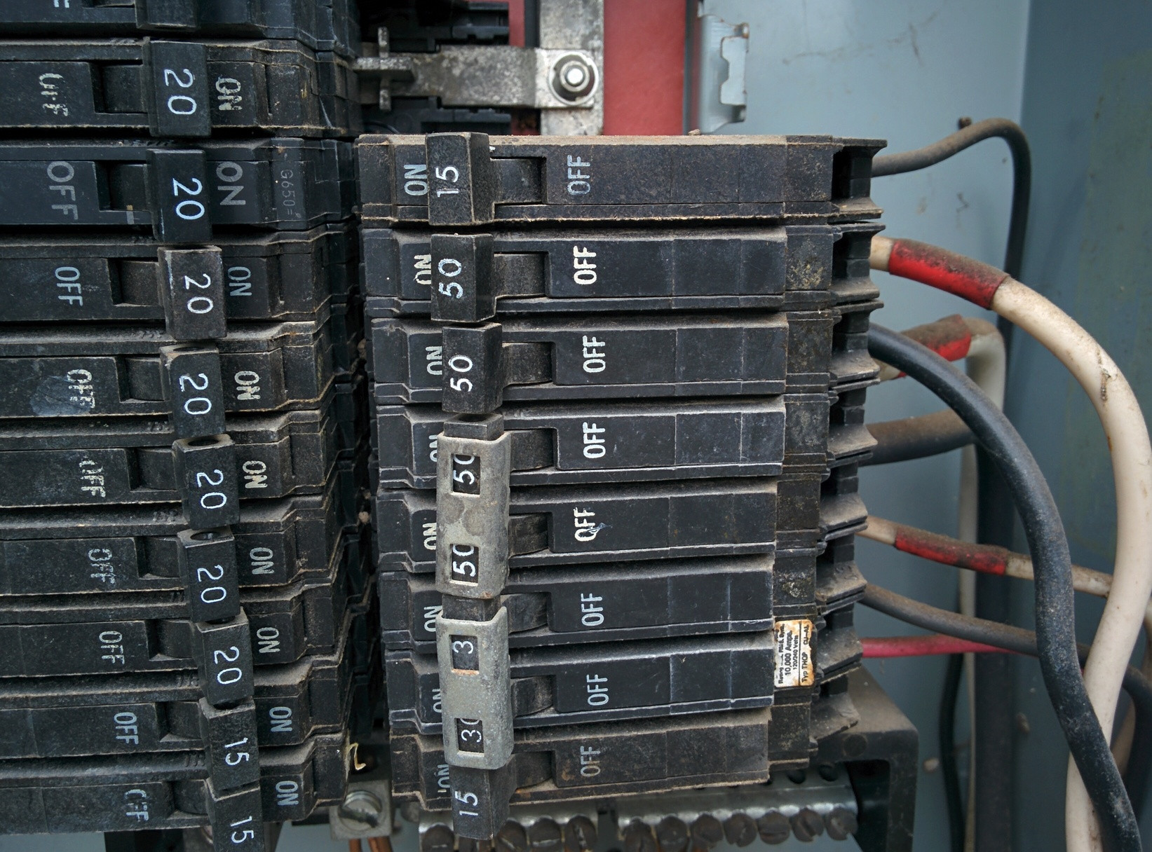 electrical panel Do I need common trip breakers for a house wired