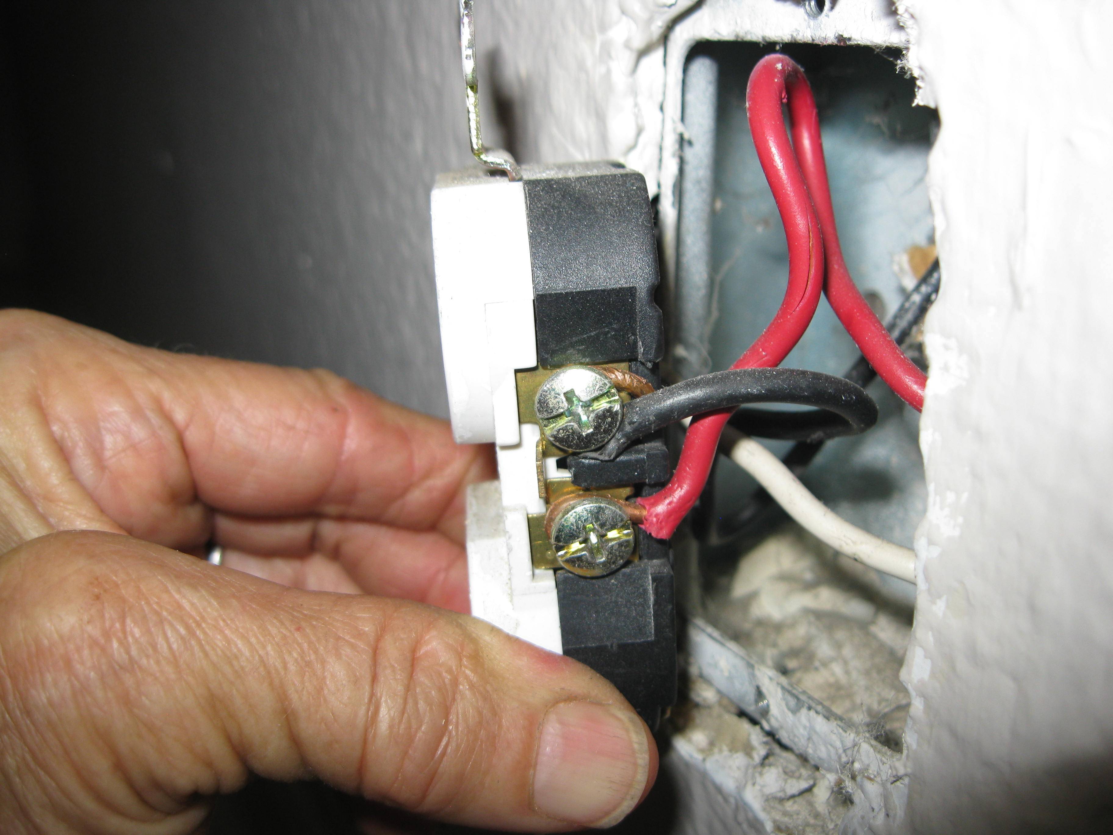 electrical - how do i make a light switch turn on a lamp plugged into