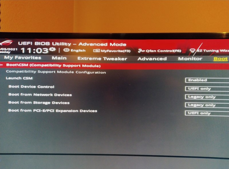 boot Computer keeps booting into BIOS when disabling legacy BIOS and