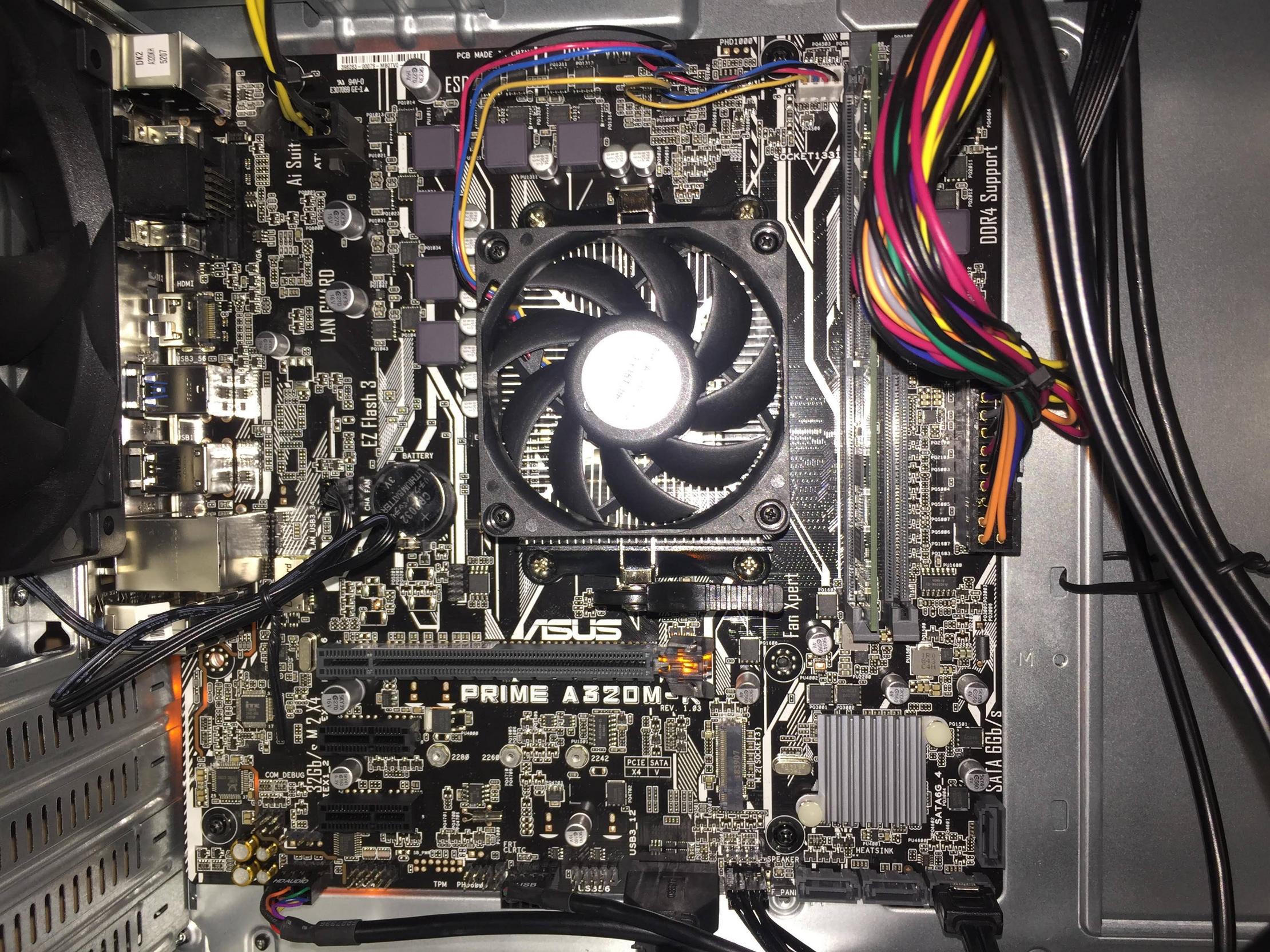 graphics card Asus Prime a320mk Motherboard Yellow light flashing