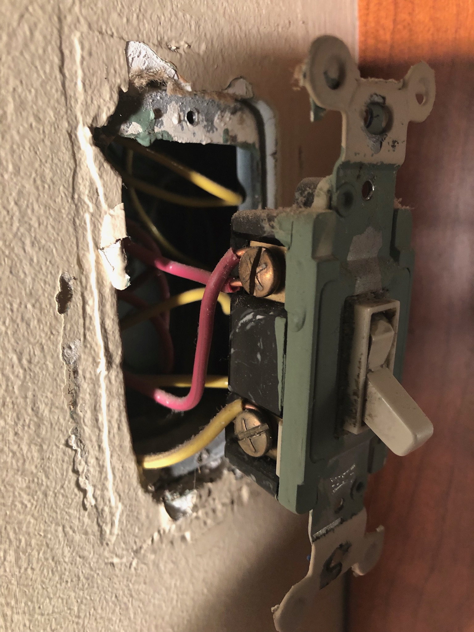 wiring - How to wire new 3 way dimmer switch with continuous loop hot