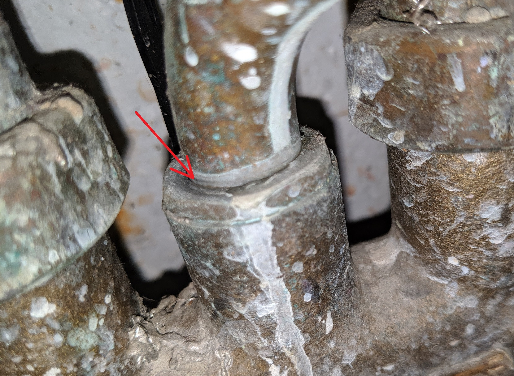 plumbing In which direction do I unscrew this utility sink faucet to