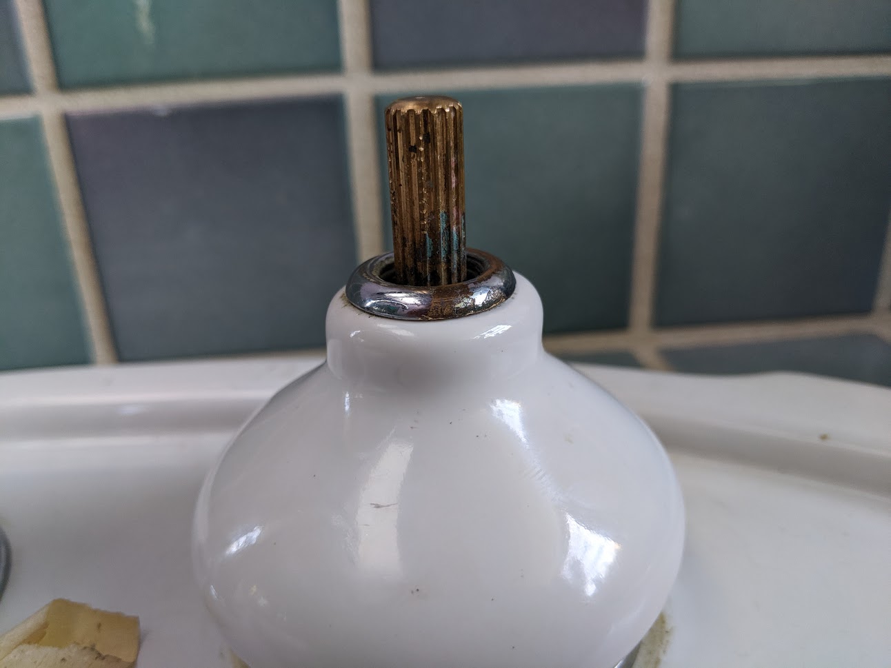 How to remove bulb from this Harden faucet to replace cartridge Home