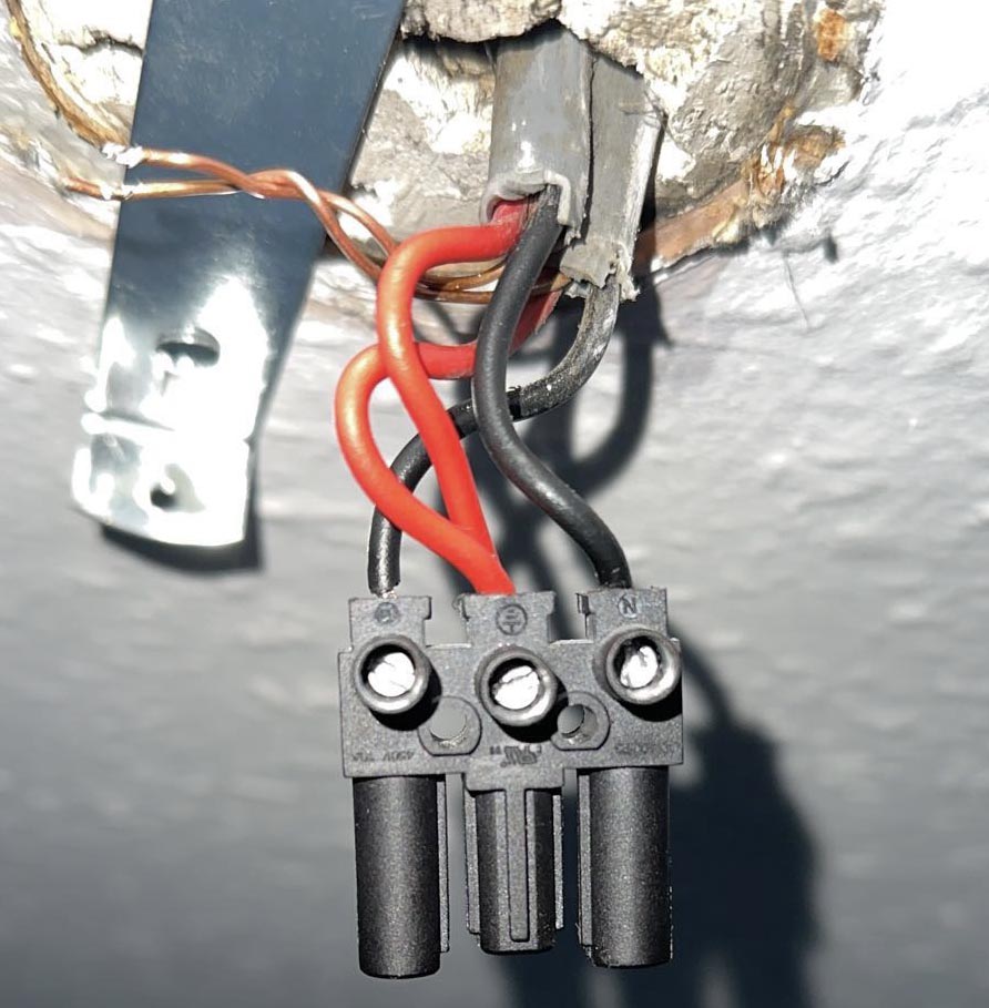 electrical - How should I connect a new light to this wiring? - Home