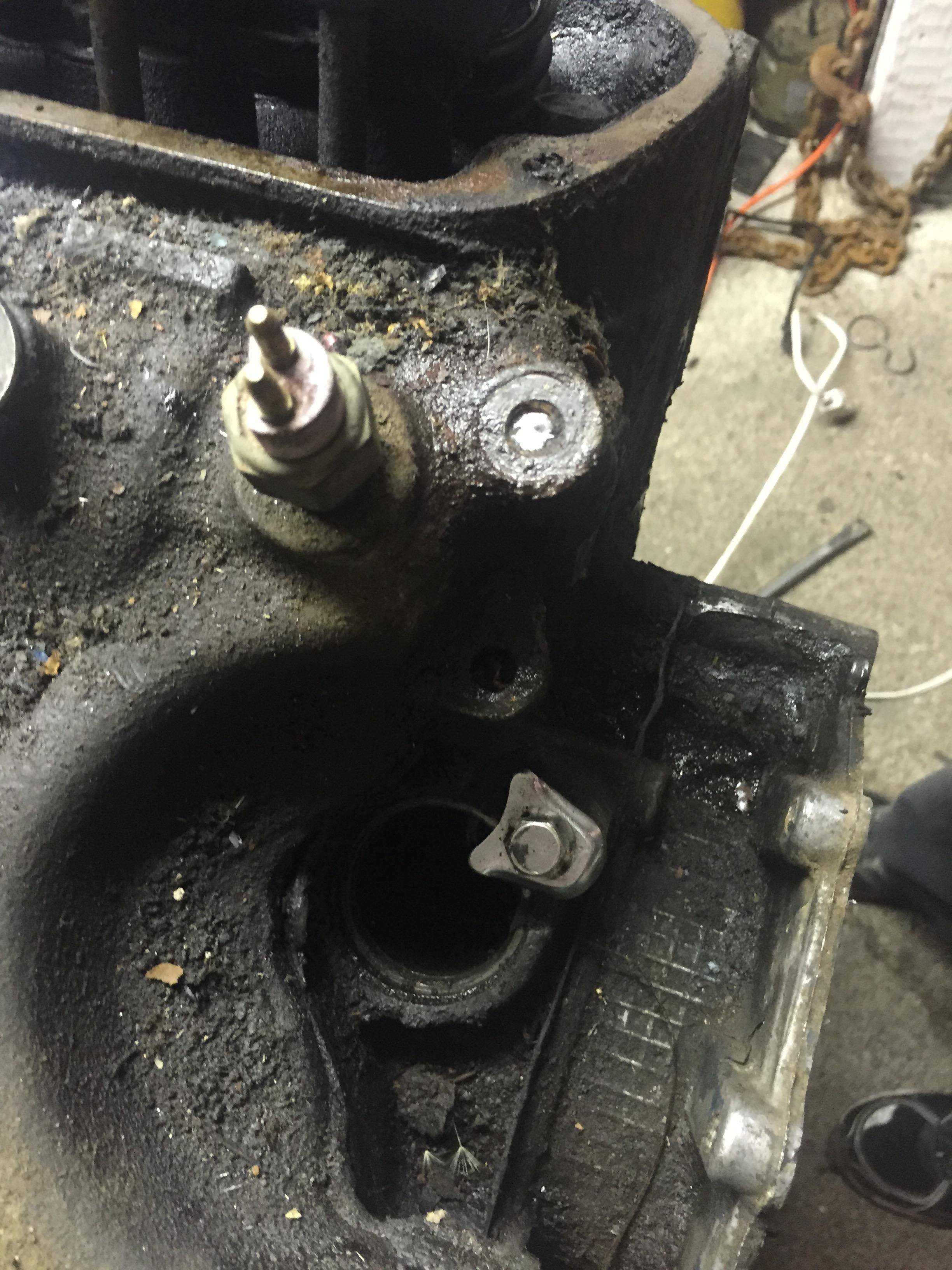 Best way to remove broken bolt from intake manifold (broke nearly flush