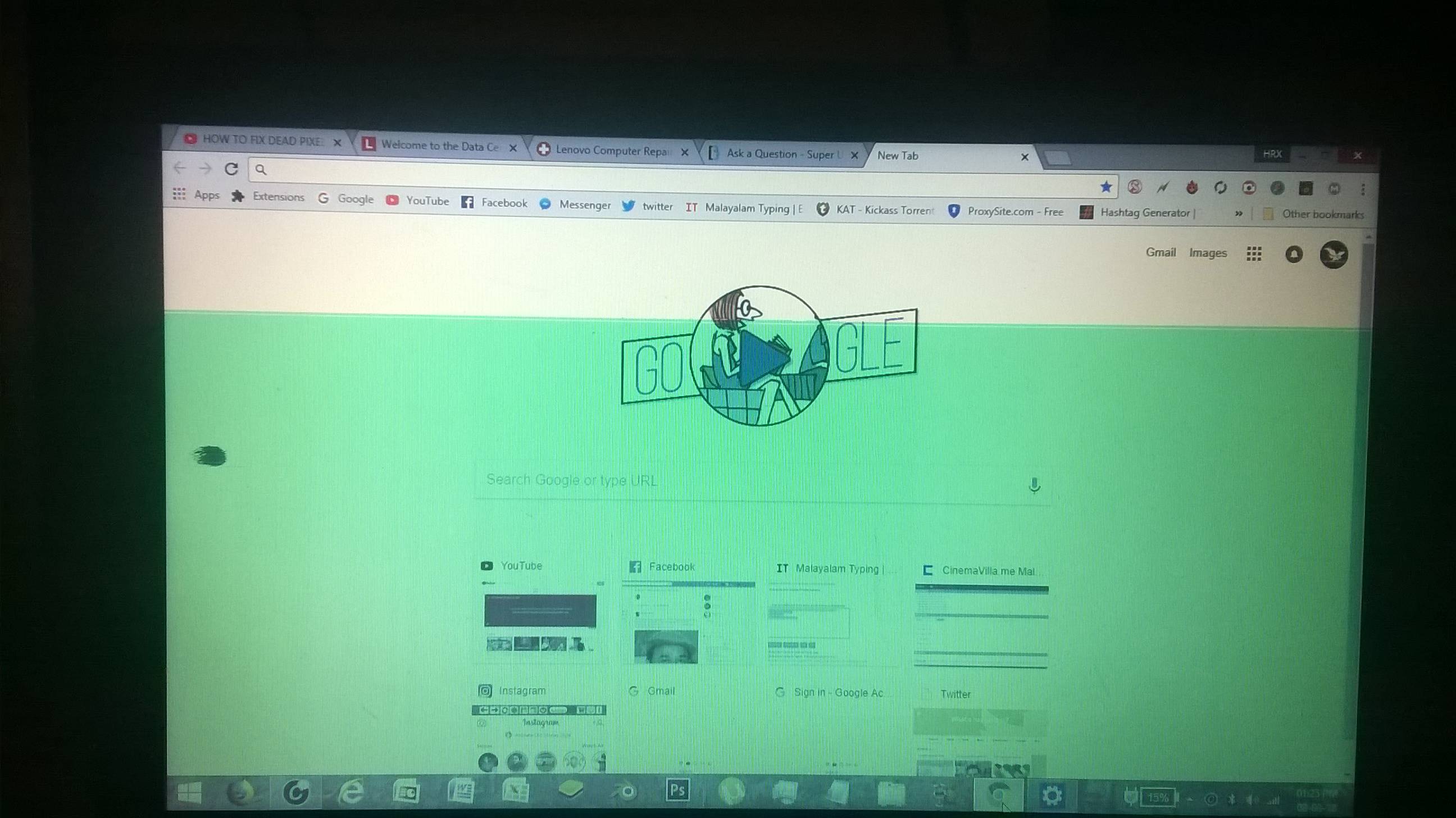display - Half of my laptop screen shows greenish colour - Super User