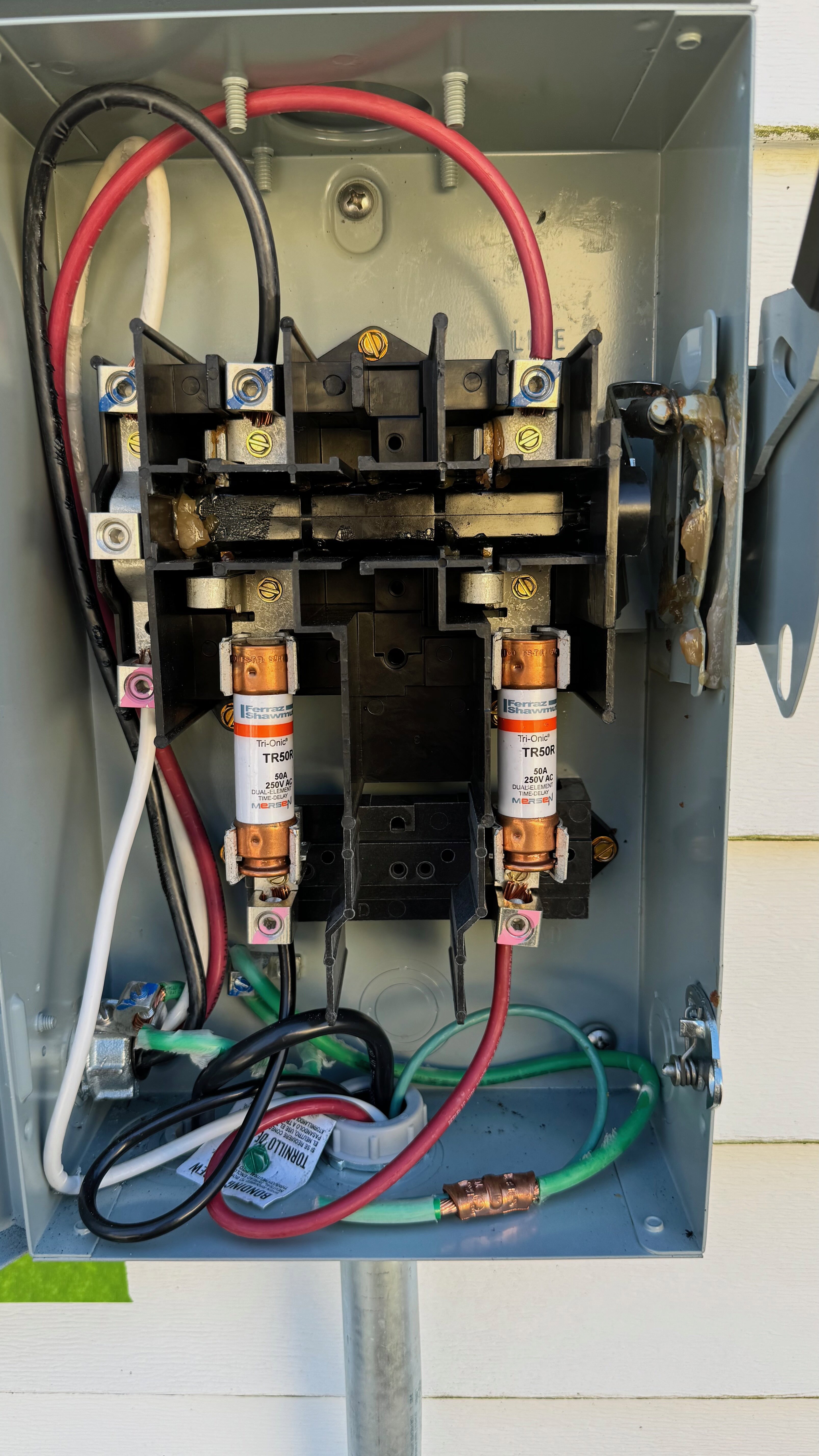 electrical - Properly re-wiring disconnect switch - Home Improvement