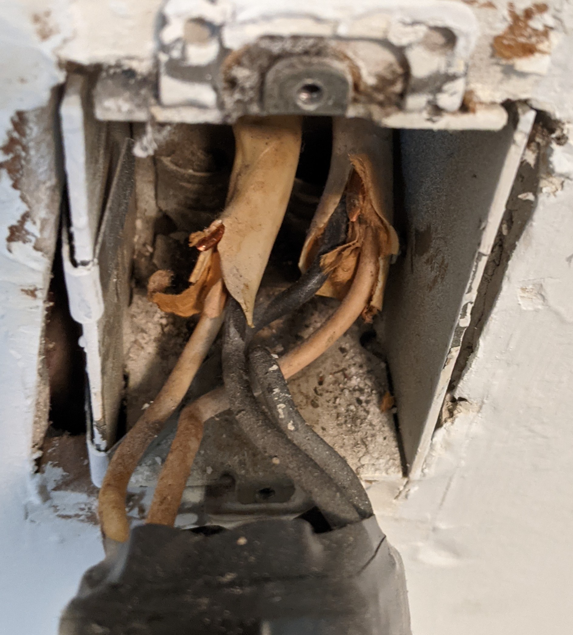 electrical Why is my receptacle tester not showing a complete lack of