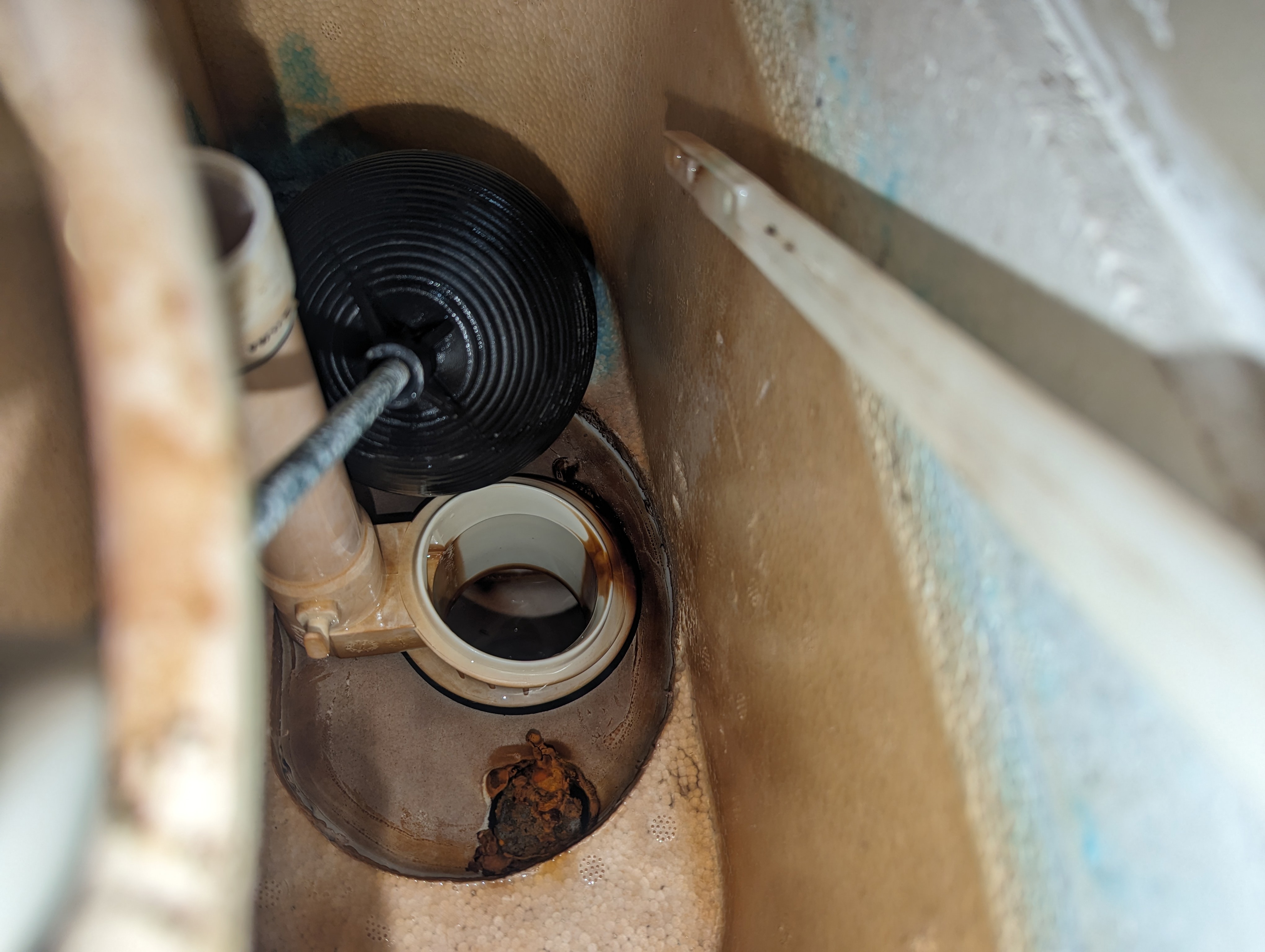 flapper disc - How can I fix a toilet leaking to inside the bowl